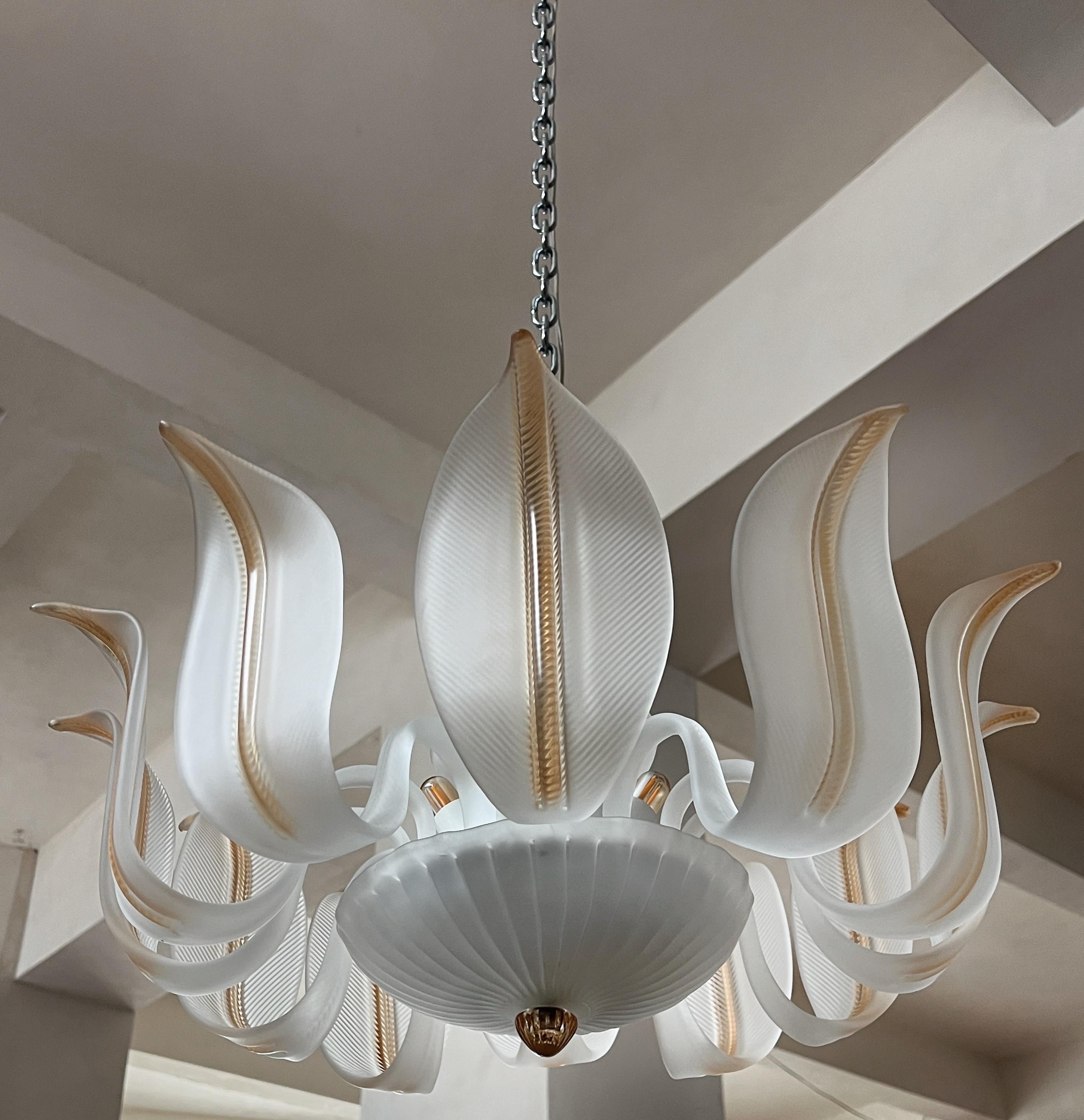 Lustre à feuilles en verre de Murano, Italie du milieu du siècle, années 1980 Bon état - En vente à Palermo, PA