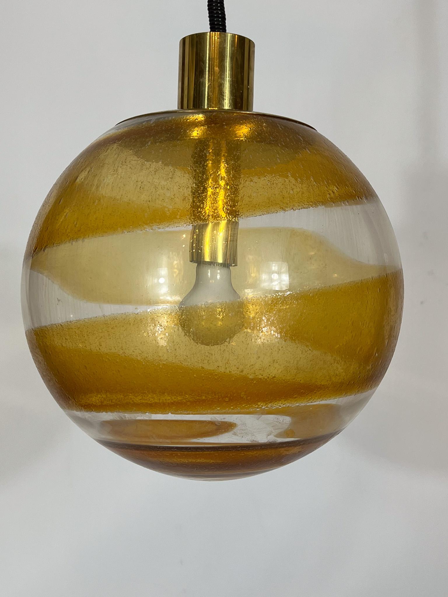 Lampada a sospensione a sfera in vetro di Murano della metà del secolo scorso, anni '60 in vendita 2
