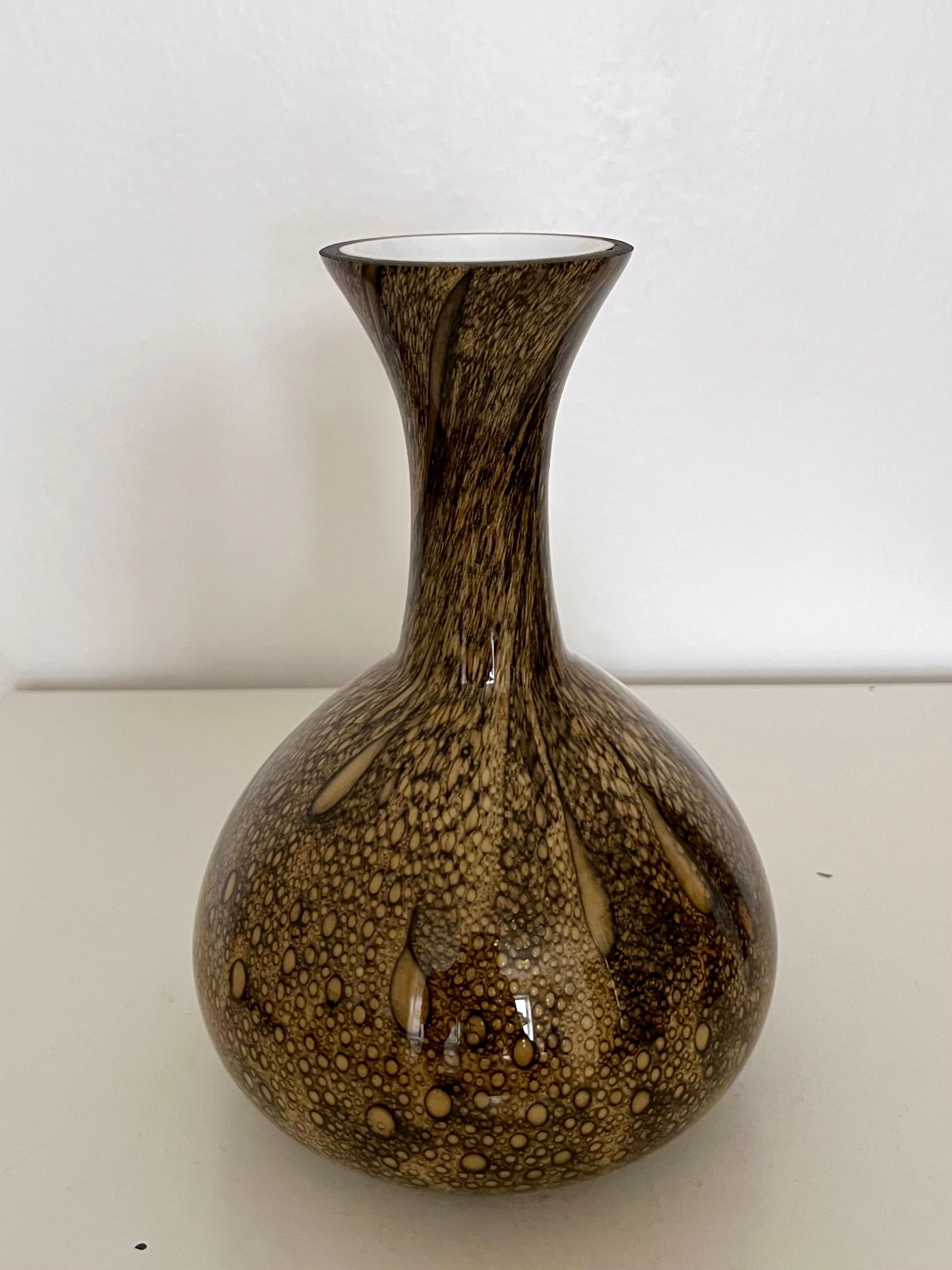italien Vase en verre de Murano à motif Bollicine, Italie du milieu du siècle, années 1950 en vente