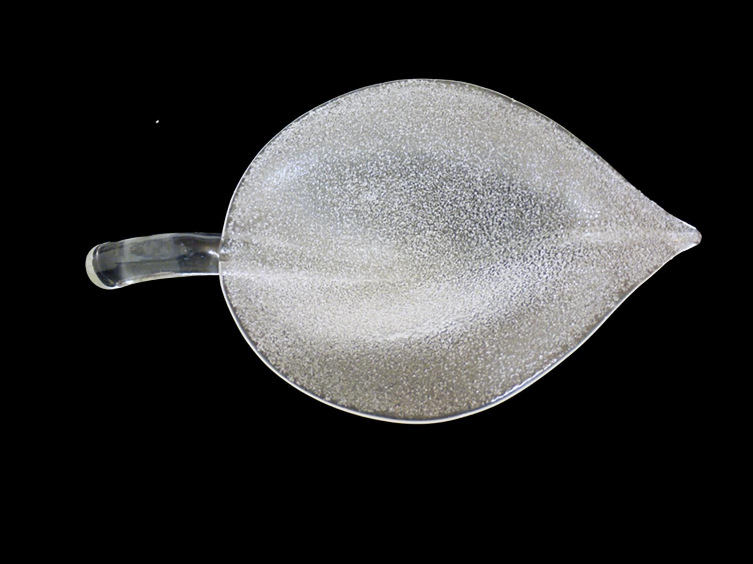 Italienischer Murano-Blatt-Kronleuchter aus der Jahrhundertmitte von Archimede Seguso aus Glas und Messing im Angebot 4