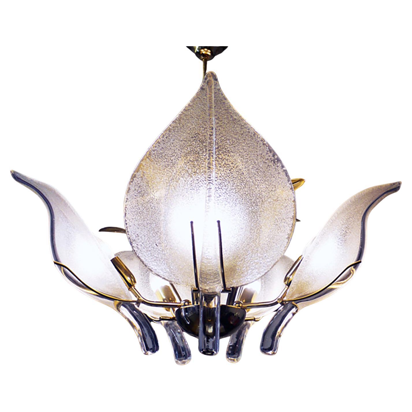 Italienischer Murano-Blatt-Kronleuchter aus der Jahrhundertmitte von Archimede Seguso aus Glas und Messing im Zustand „Gut“ im Angebot in Niederdorfelden, Hessen