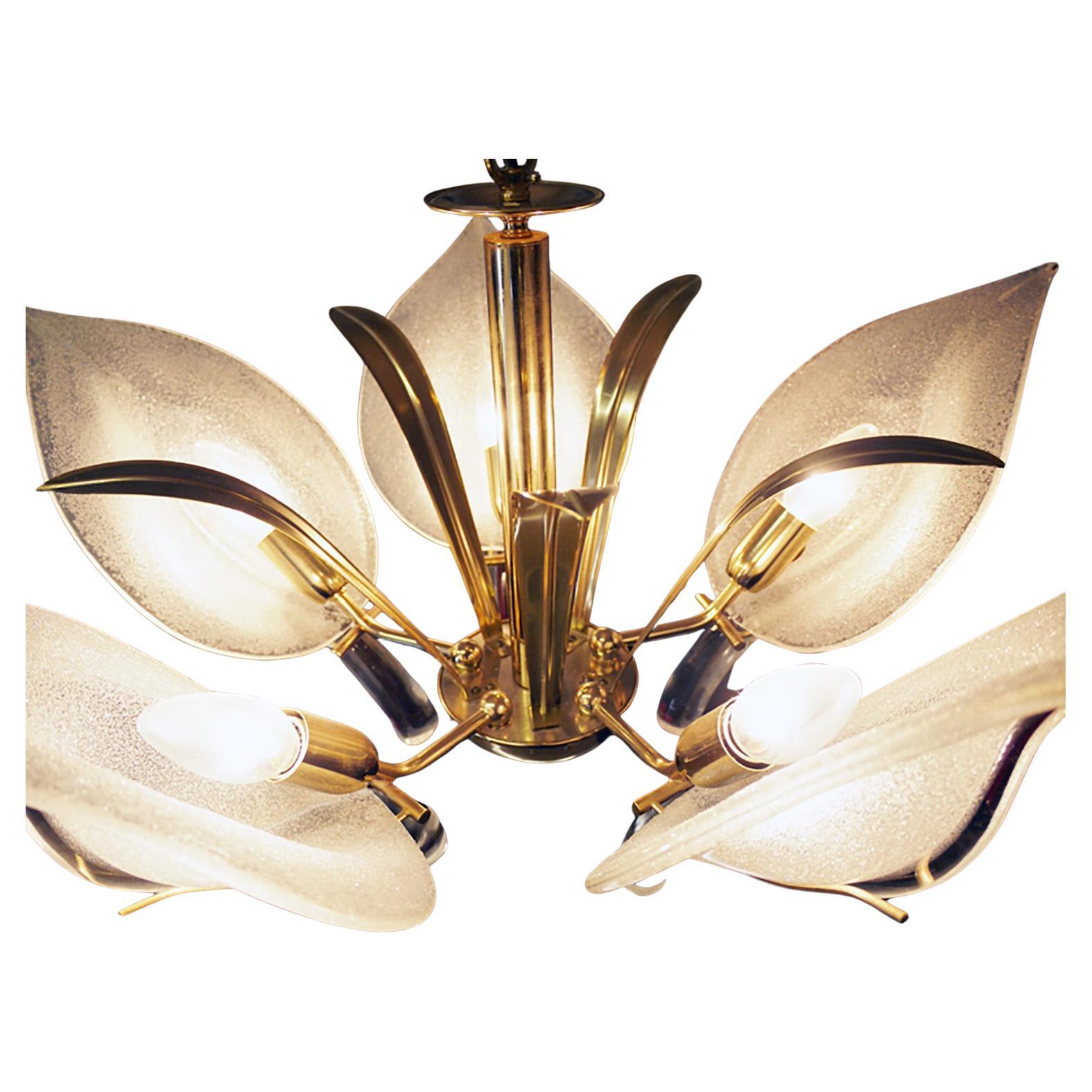 Italienischer Murano-Blatt-Kronleuchter aus der Jahrhundertmitte von Archimede Seguso aus Glas und Messing im Angebot 1
