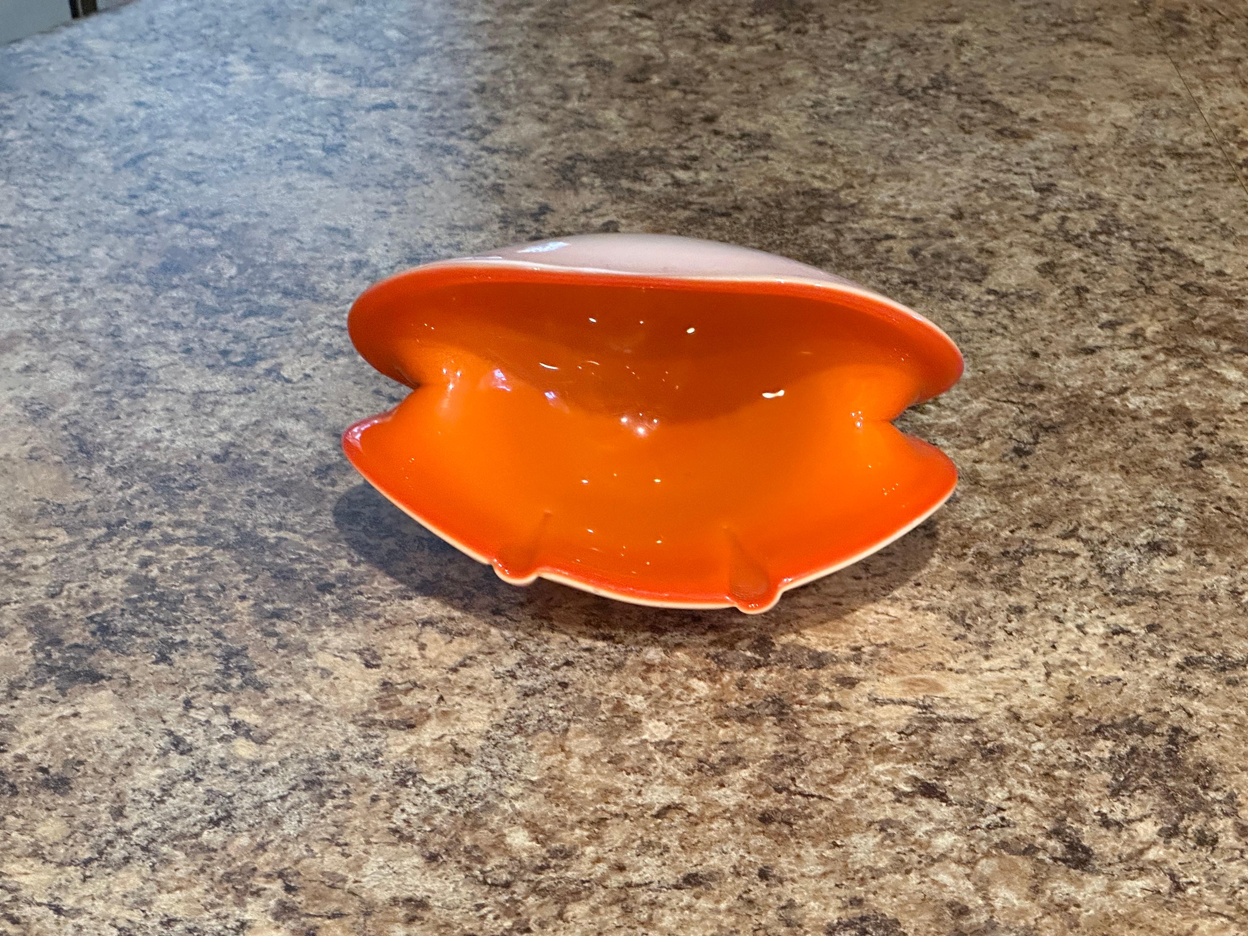 Bol en verre à coquille de palourde de Murano du milieu du siècle dernier en vente 5