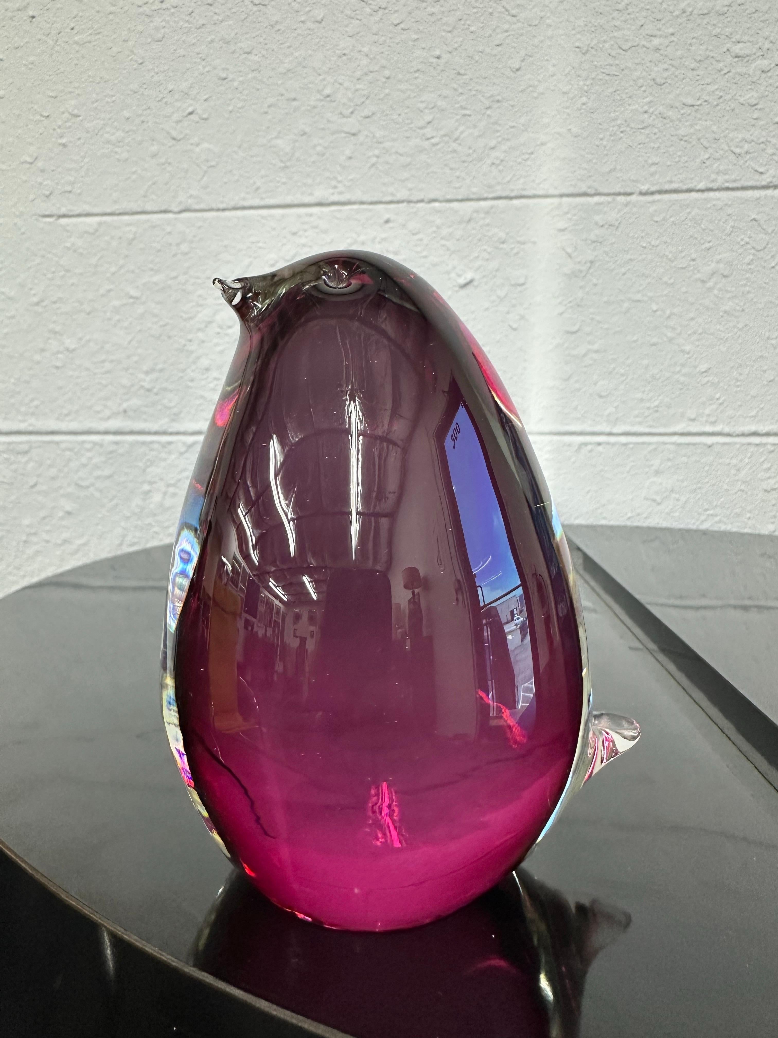 Lovely Italian Murano Glass Sommerso glass bird paperweight sculpture in pink and clear with original Murano Italy sticker faded but fully intact. No chips or cracks, some minor light inclusions typical for hand blown glass. Roughly 4.5”H” x 4.25”D