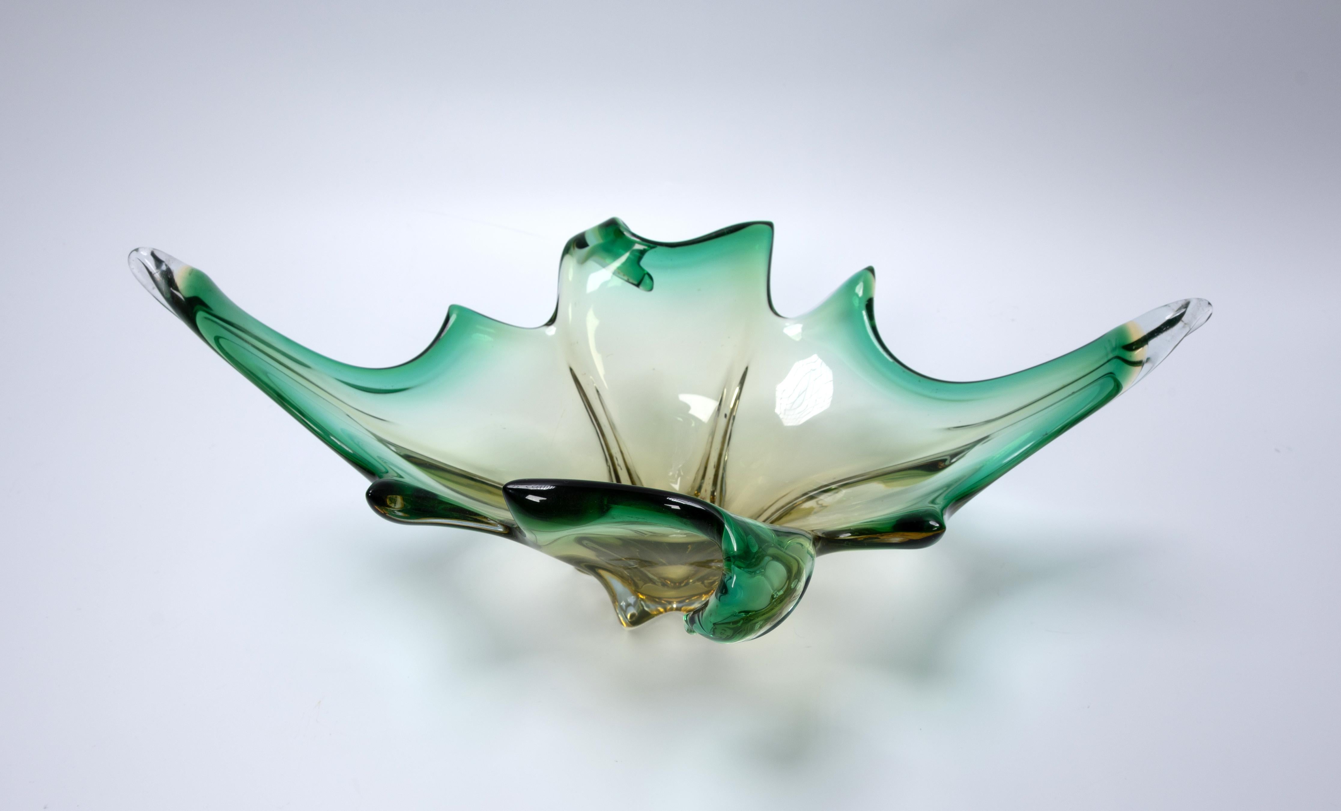 Mid-Century Modern Mid Century Italian Murano Sommerso Green And Yellow 'Splash' Bowl Centre Piece  For Sale