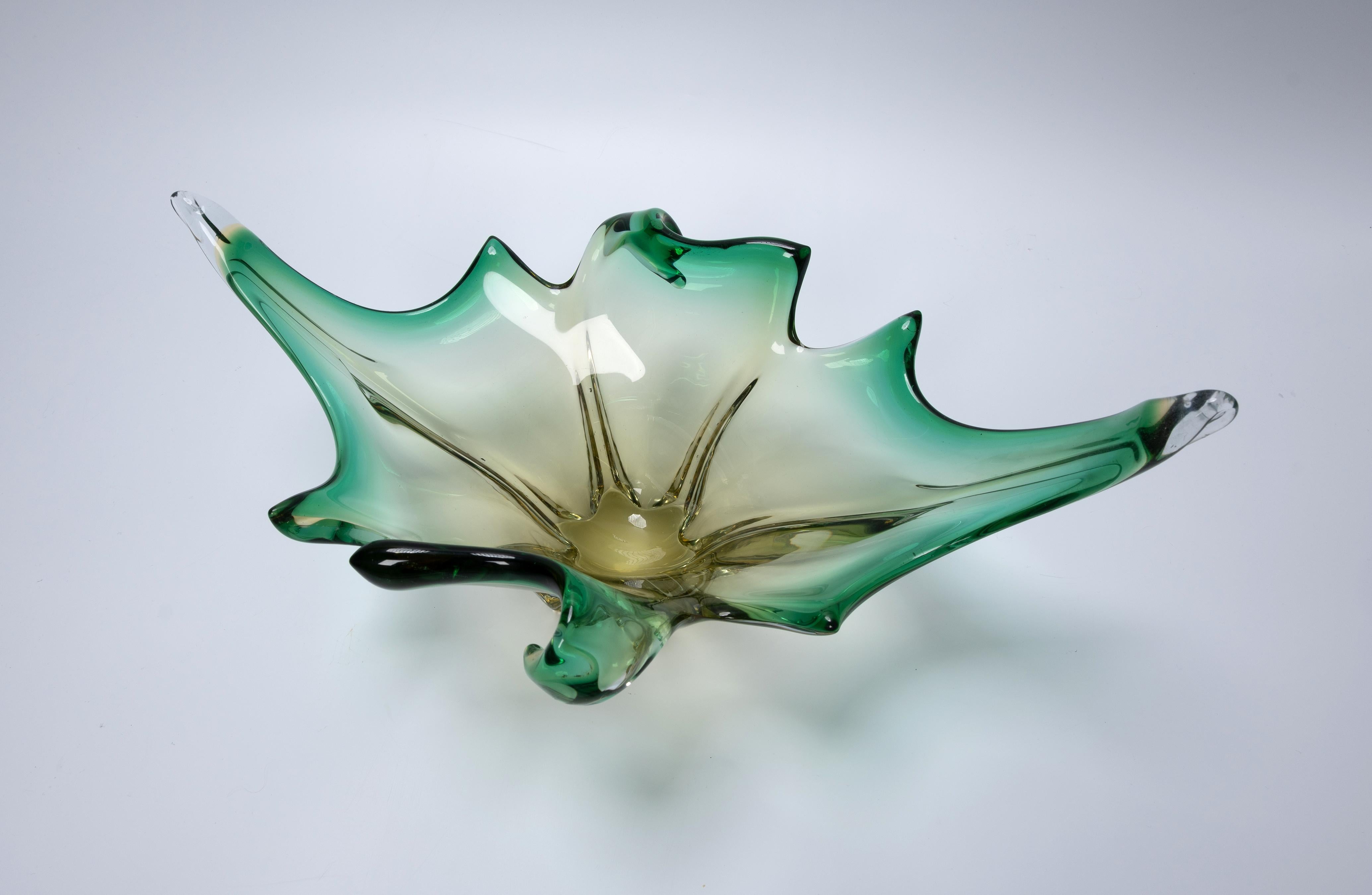 Mid Century Italian Murano Sommerso Green And Yellow 'Splash' Bowl Centre Piece  For Sale 1