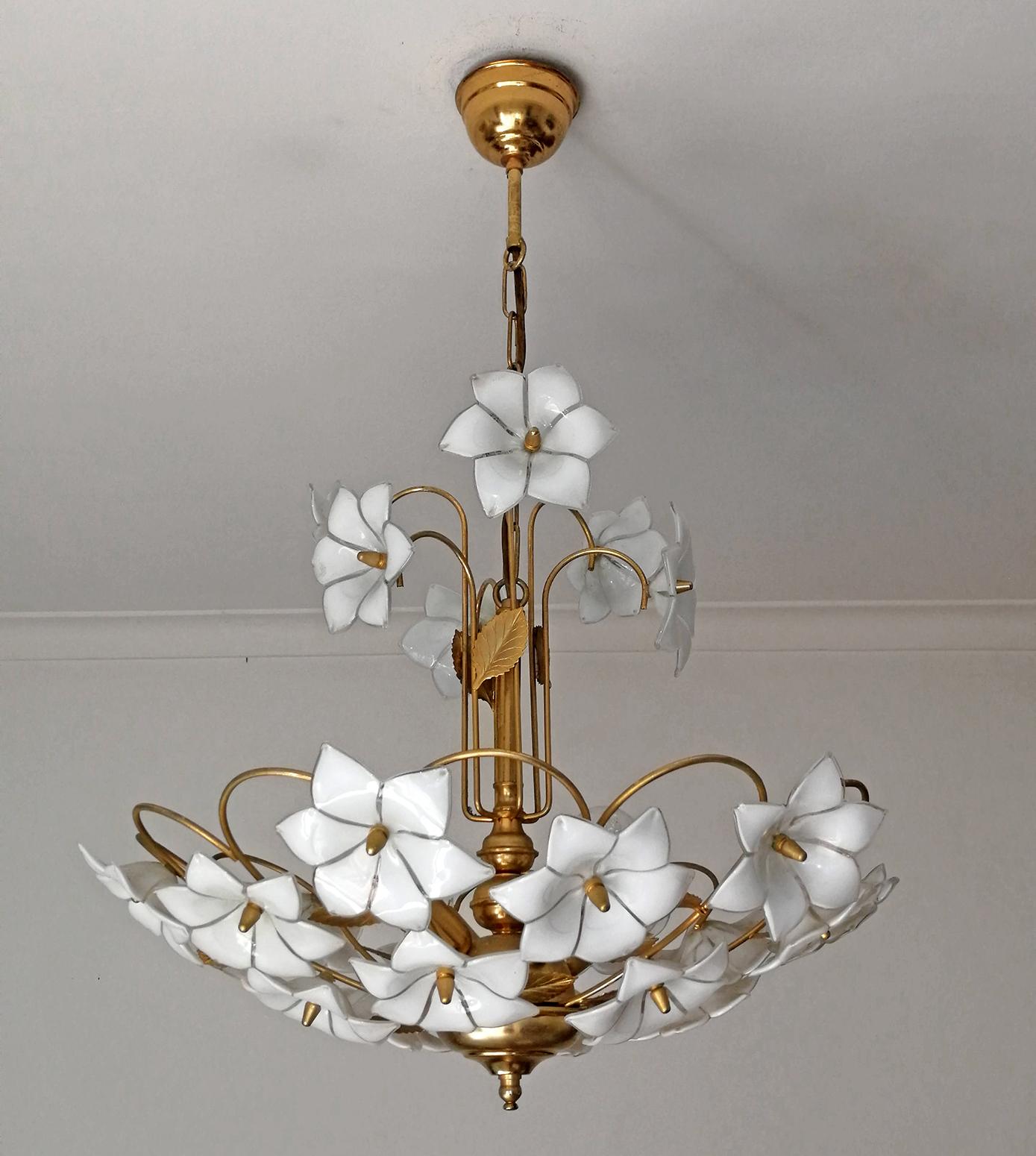 Gold Plate Midcentury Italian Murano White Flowers Art Glass and Gilt Brass Chandelier For Sale