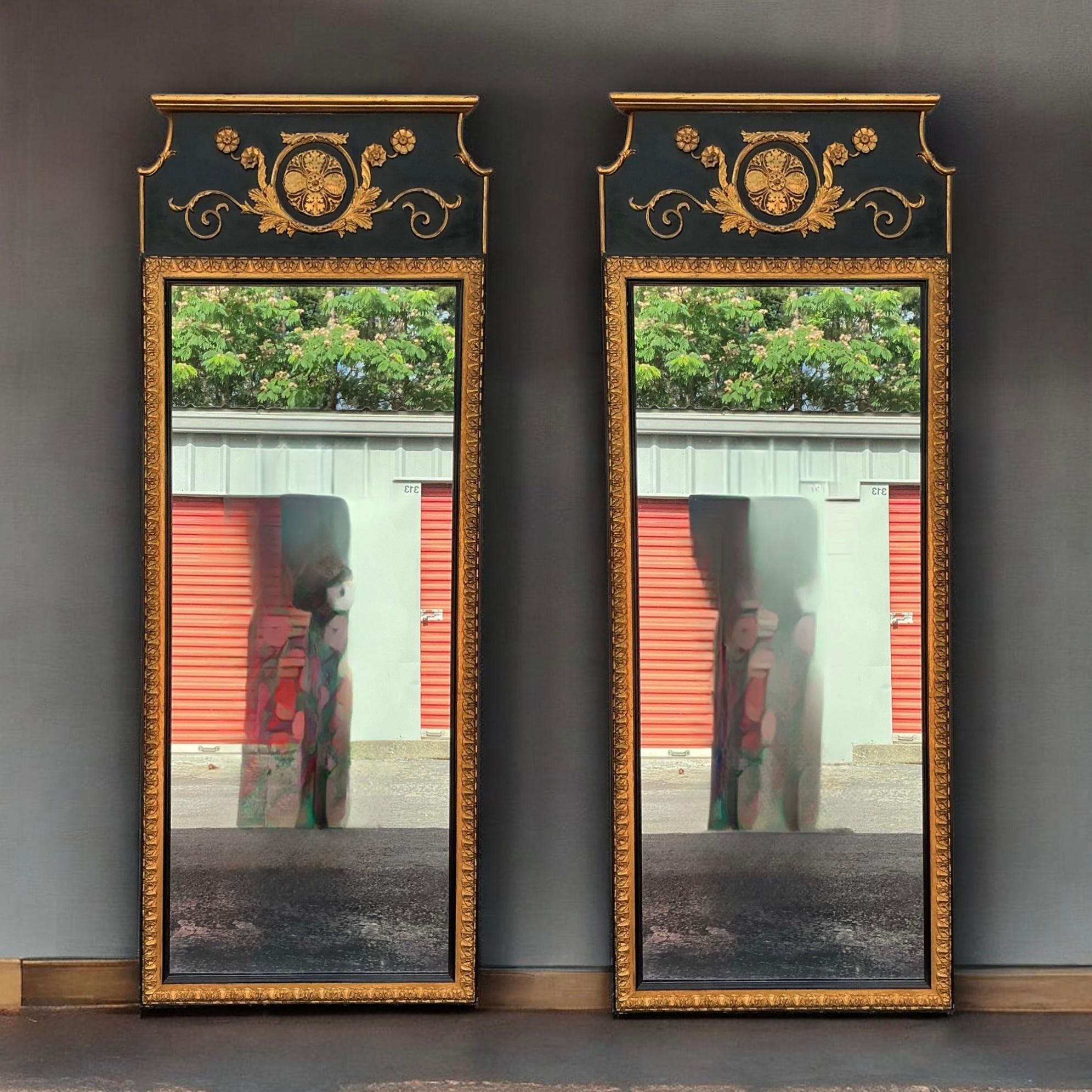 Mitte des Jahrhunderts Italienischer Neo-Klassischer Stil Ebenholz & Giltwood Trumeau-Spiegel - Paar im Zustand „Gut“ im Angebot in Kennesaw, GA