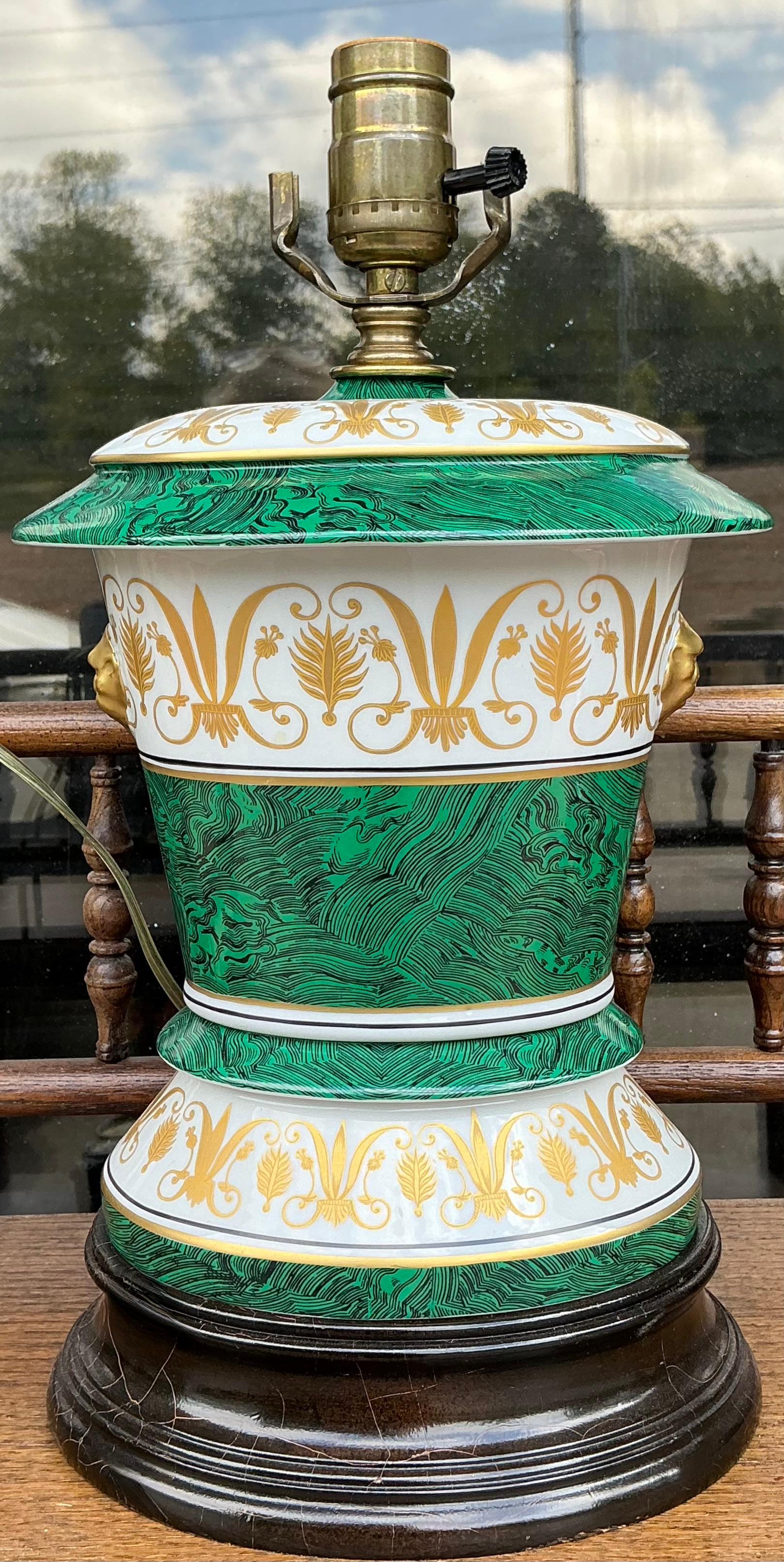 Mid-Century Italian Neo-Classical Style Faux Malachite & Gilt Table Lamp For Sale 2