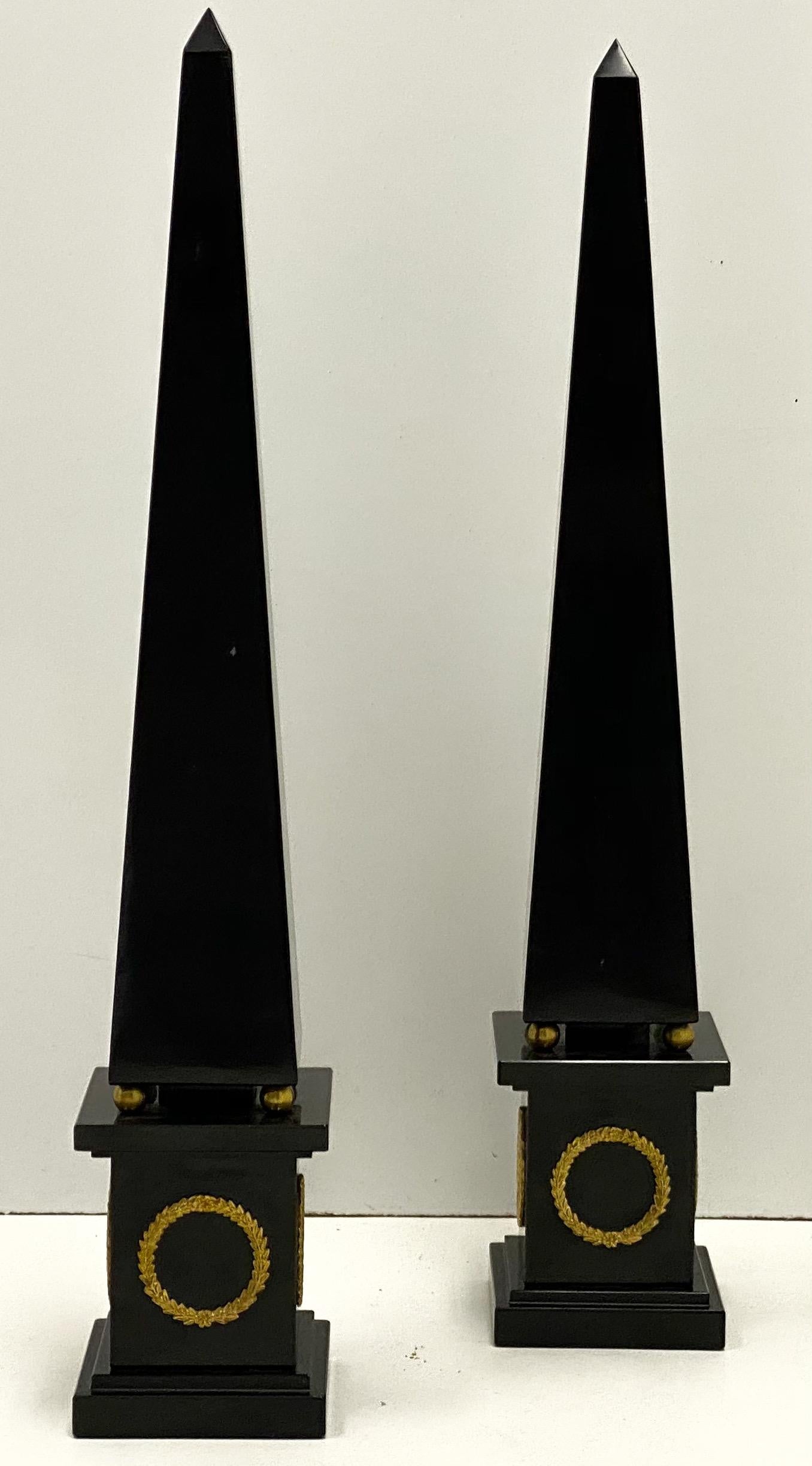 Midcentury Italian Neoclassical Style Marble Obelisks, a Pair In Good Condition In Kennesaw, GA