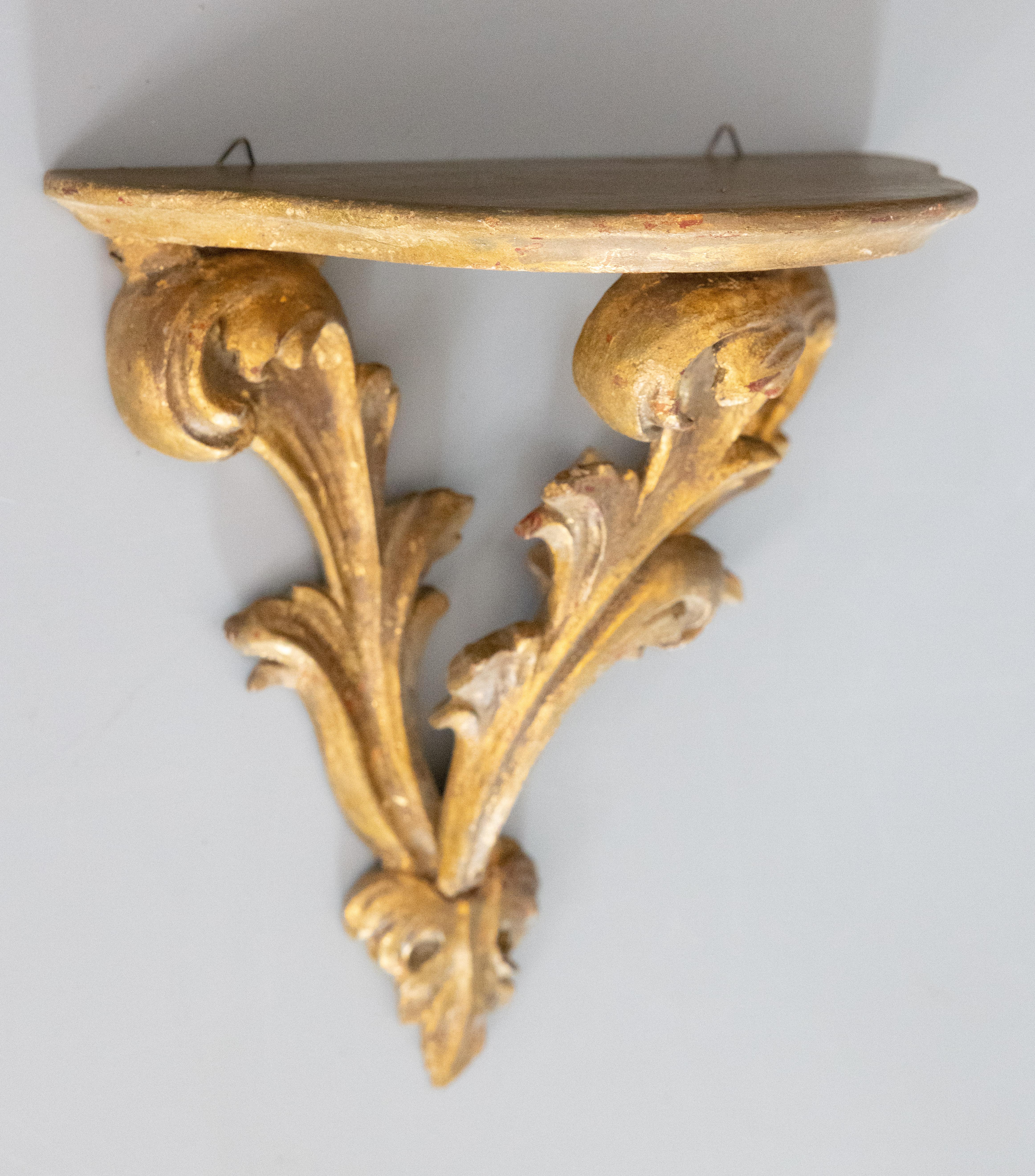 Hand-Carved Mid Century Italian Neoclassical Carved Giltwood Wall Bracket Shelf For Sale