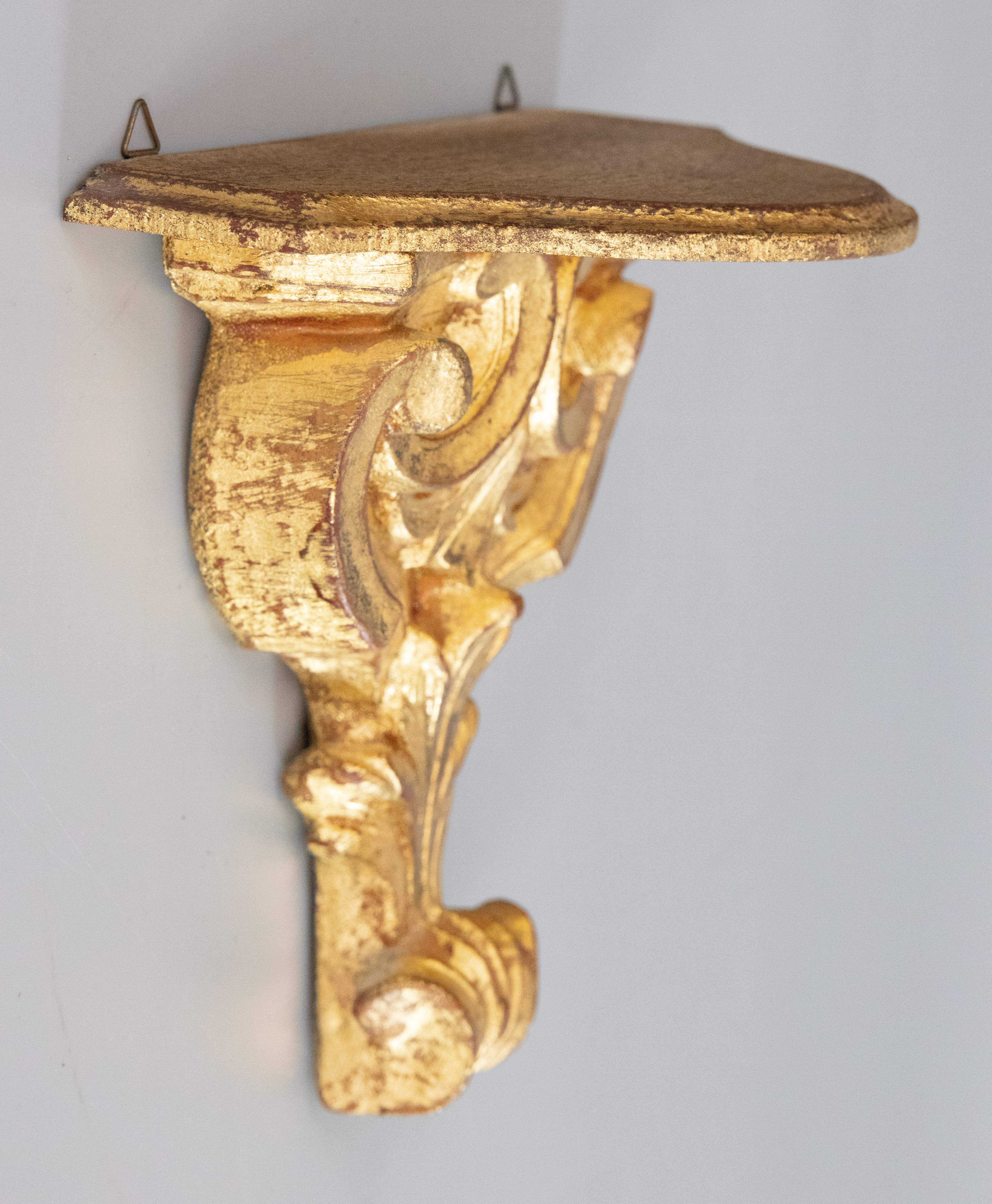 20th Century Mid-Century Italian Neoclassical Carved Giltwood Wall Bracket Shelf