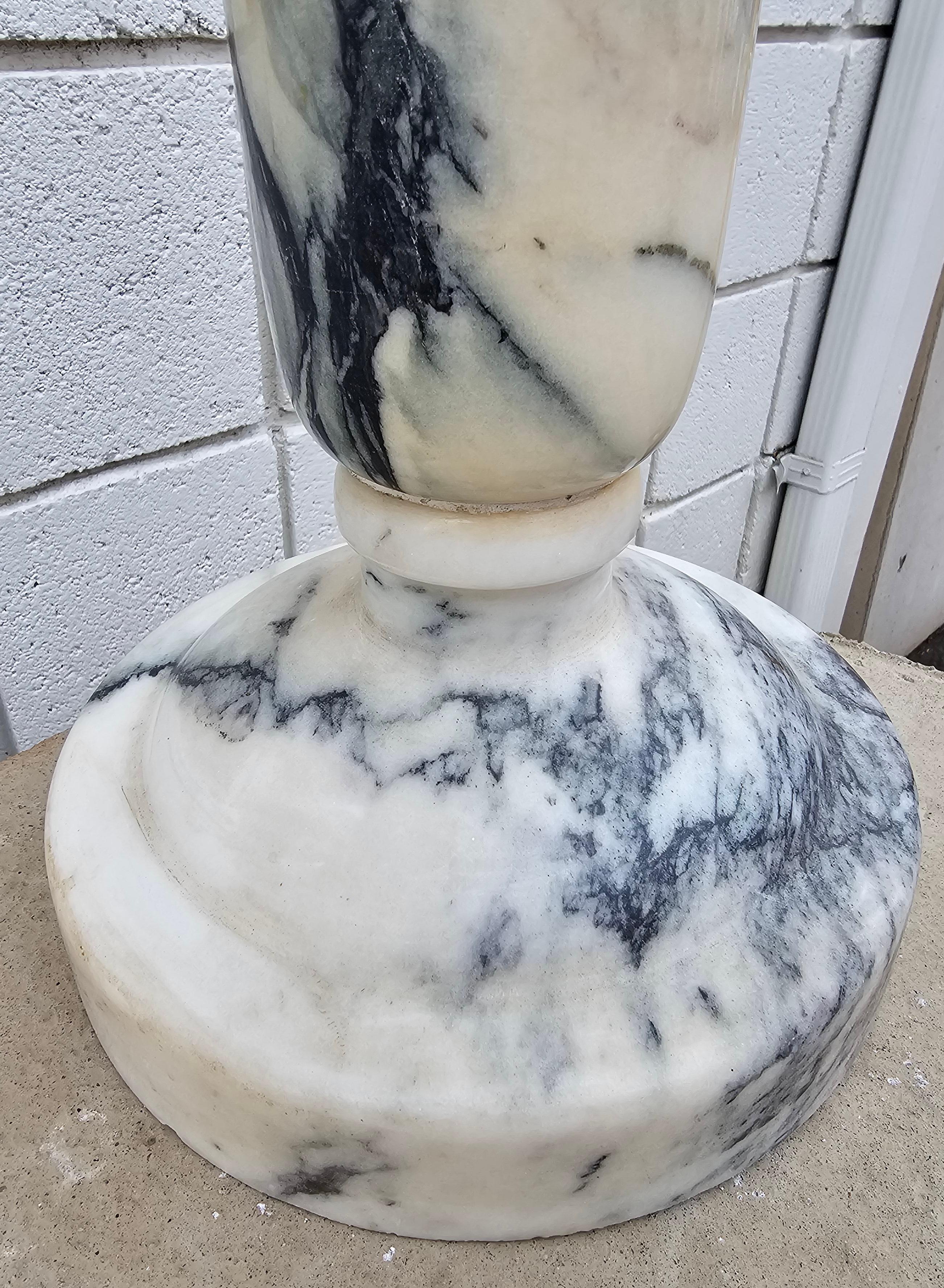 MId-Century Italian Neoclassical Style Two-Light Marble Table Lamp In Good Condition For Sale In Germantown, MD