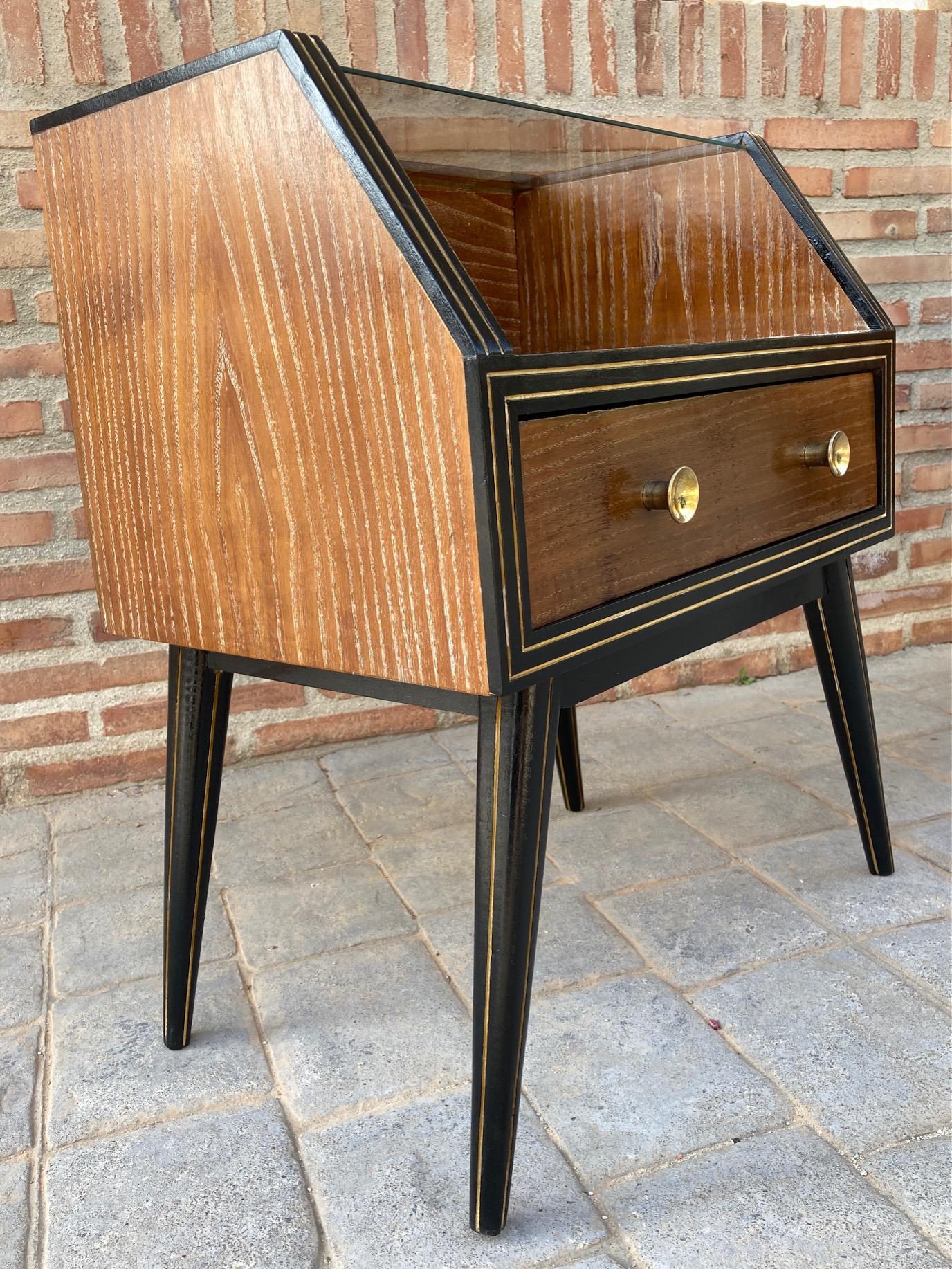 Mid Century Italian Nightstands with Glass, 1960s, Set of 2 For Sale 4