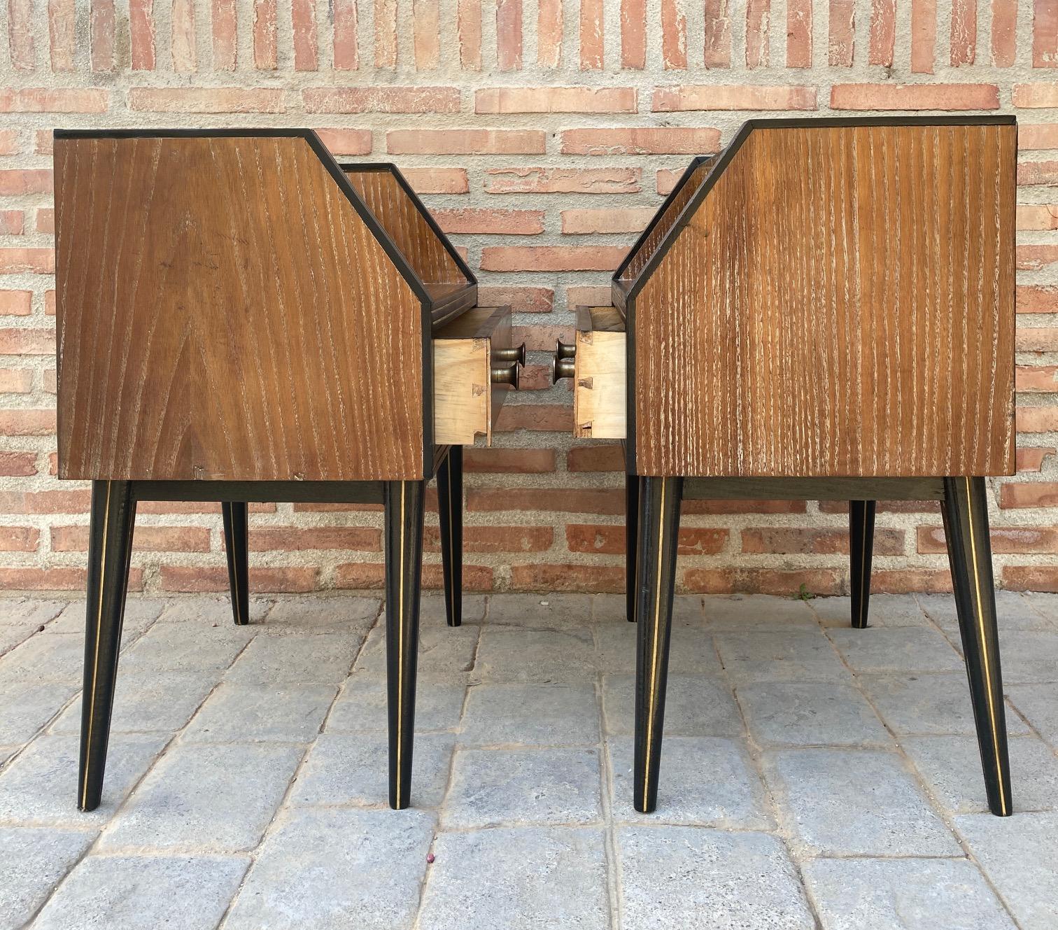 Mid Century Italian Nightstands with Glass, 1960s, Set of 2 In Good Condition For Sale In Miami, FL