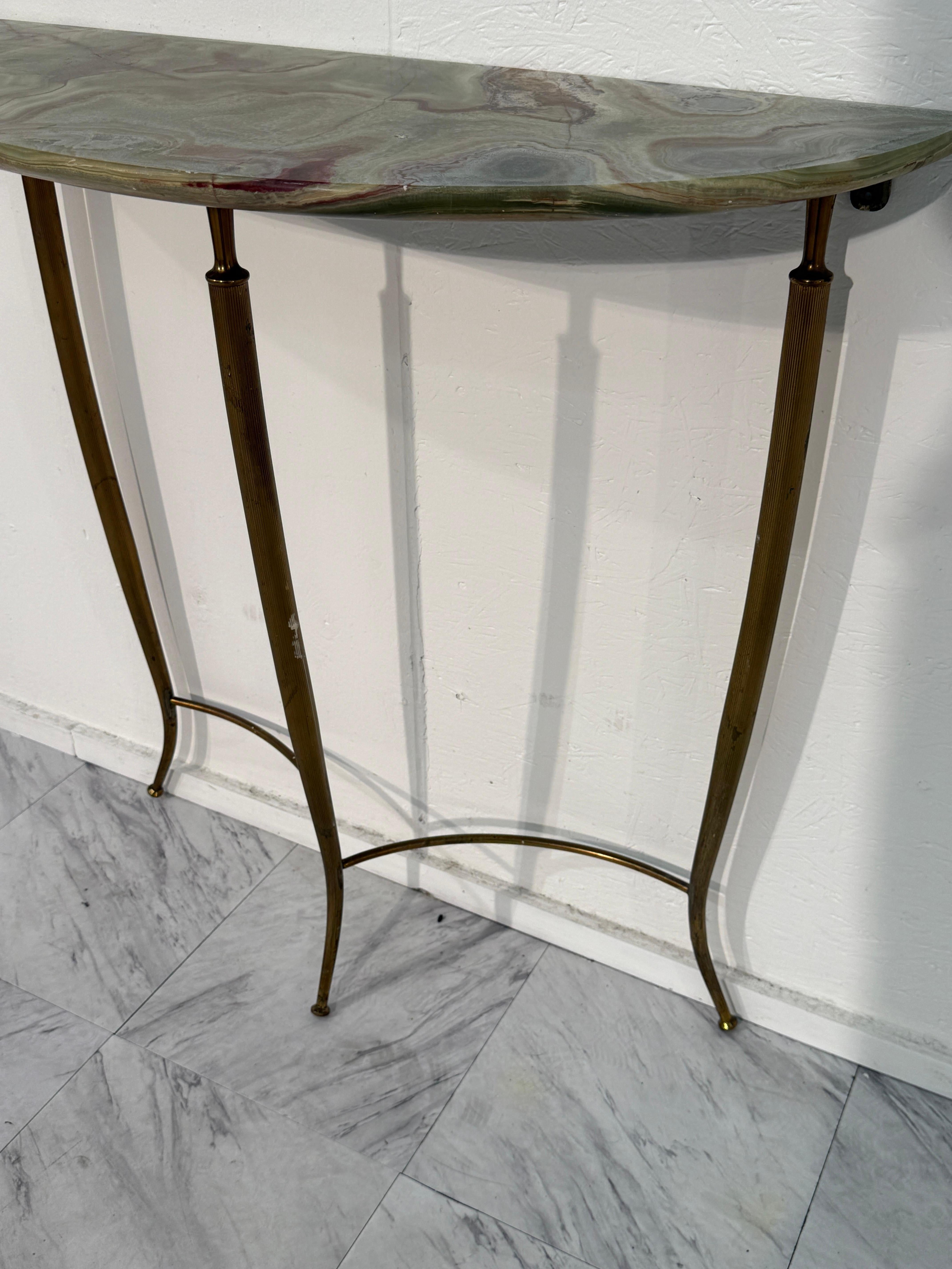 Tavolo consolle in onice italiano del metà secolo con base in ottone In condizioni buone in vendita a Los Angeles, CA