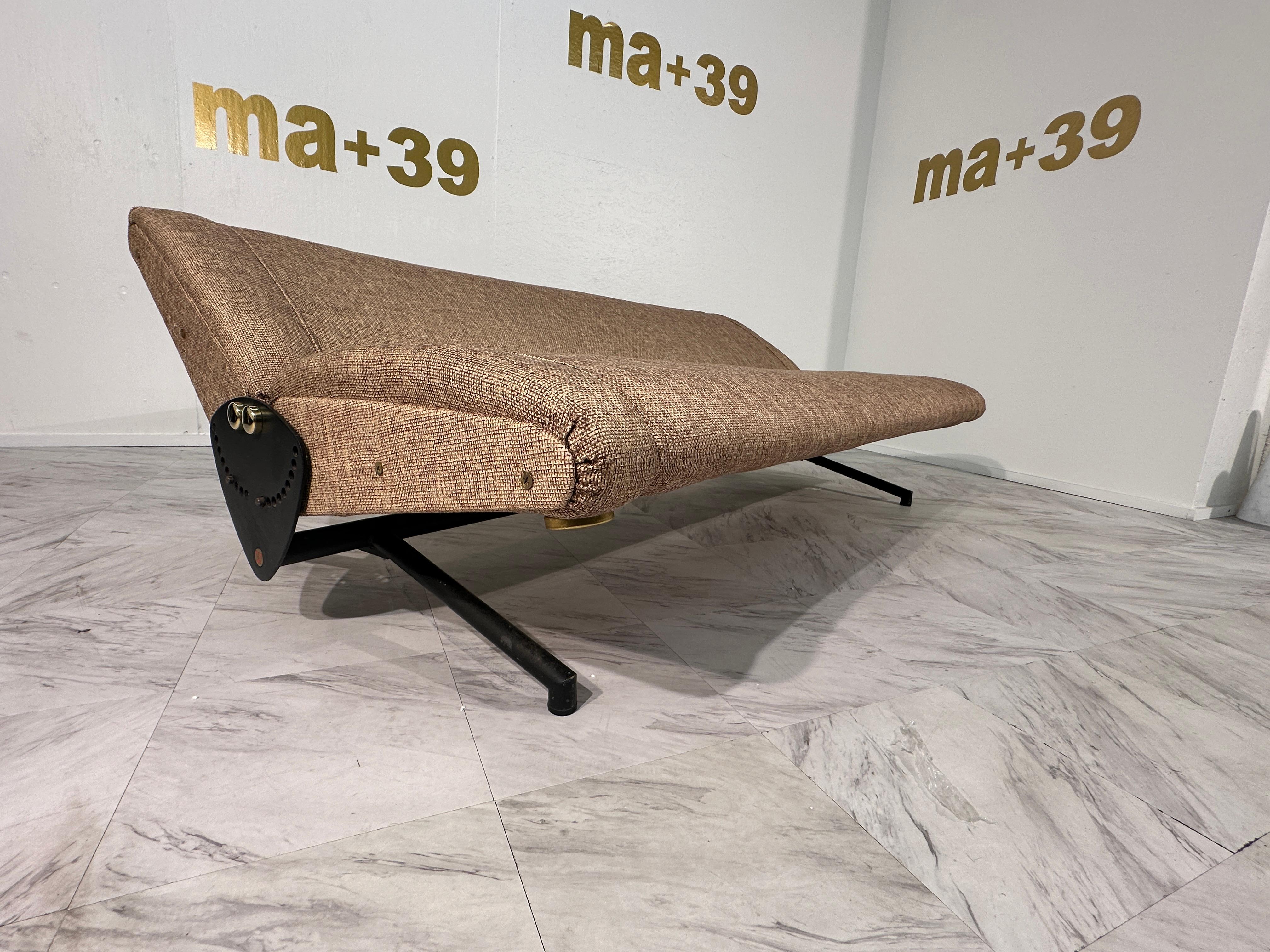 Mid Century Italian Osvaldo Borsani for Tecno D70 Reclining Sofa 1954s In Good Condition For Sale In Los Angeles, CA