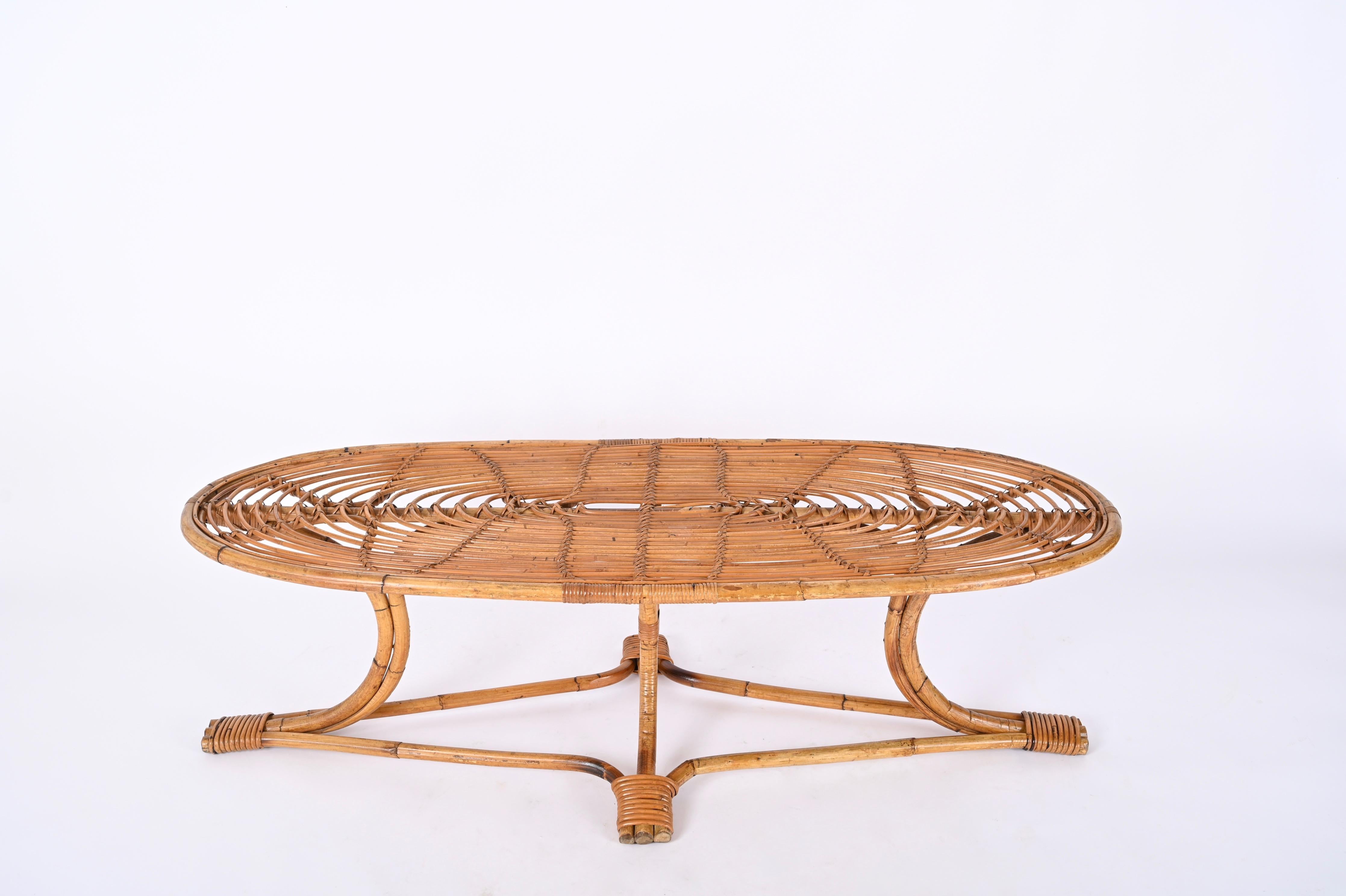Mid-Century Italian Oval Bamboo and Rattan Coffee Table, Italy 1970s In Good Condition In Roma, IT