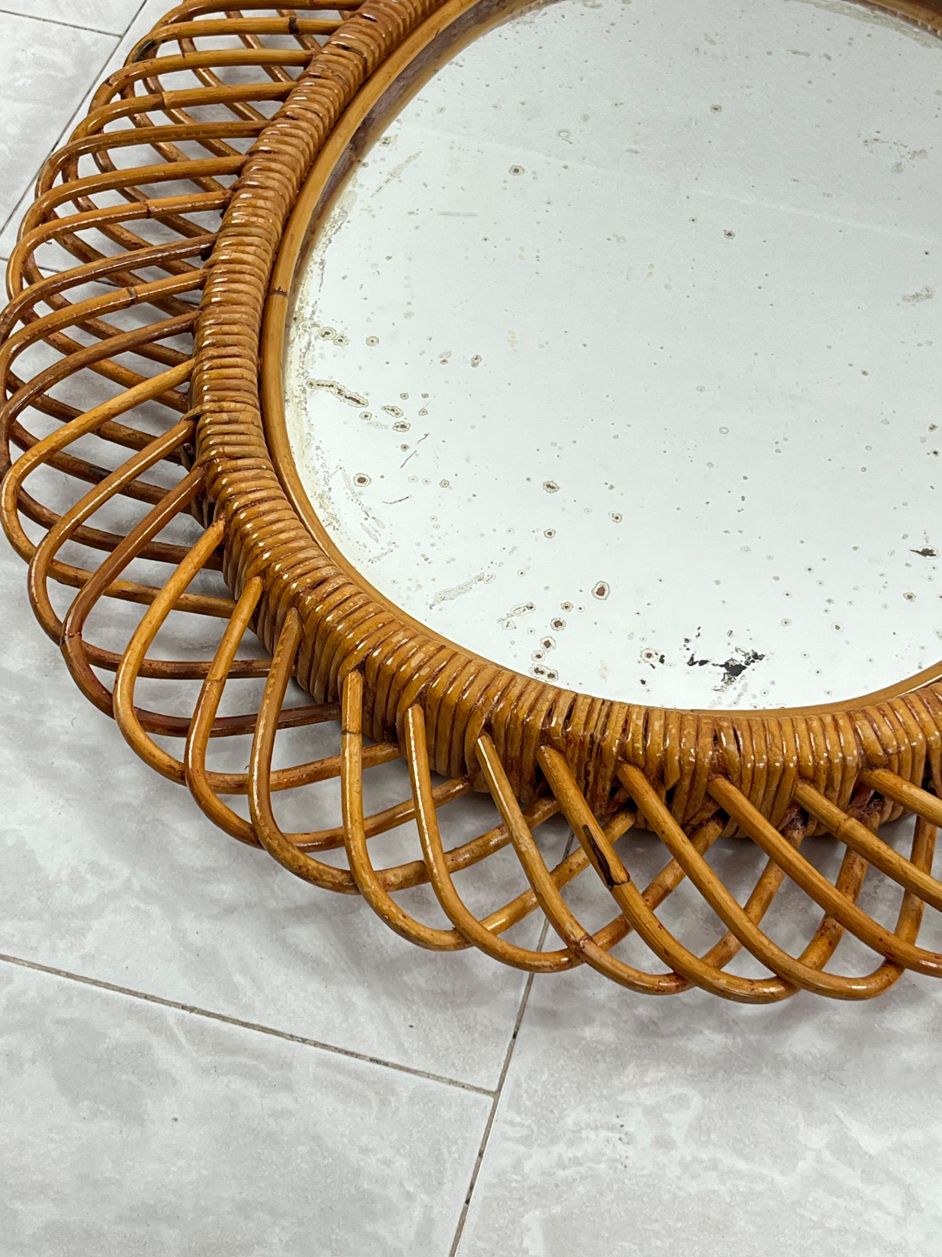Mid-Century Italian Oval Bamboo Mirror, 1960s In Good Condition For Sale In Palermo, IT