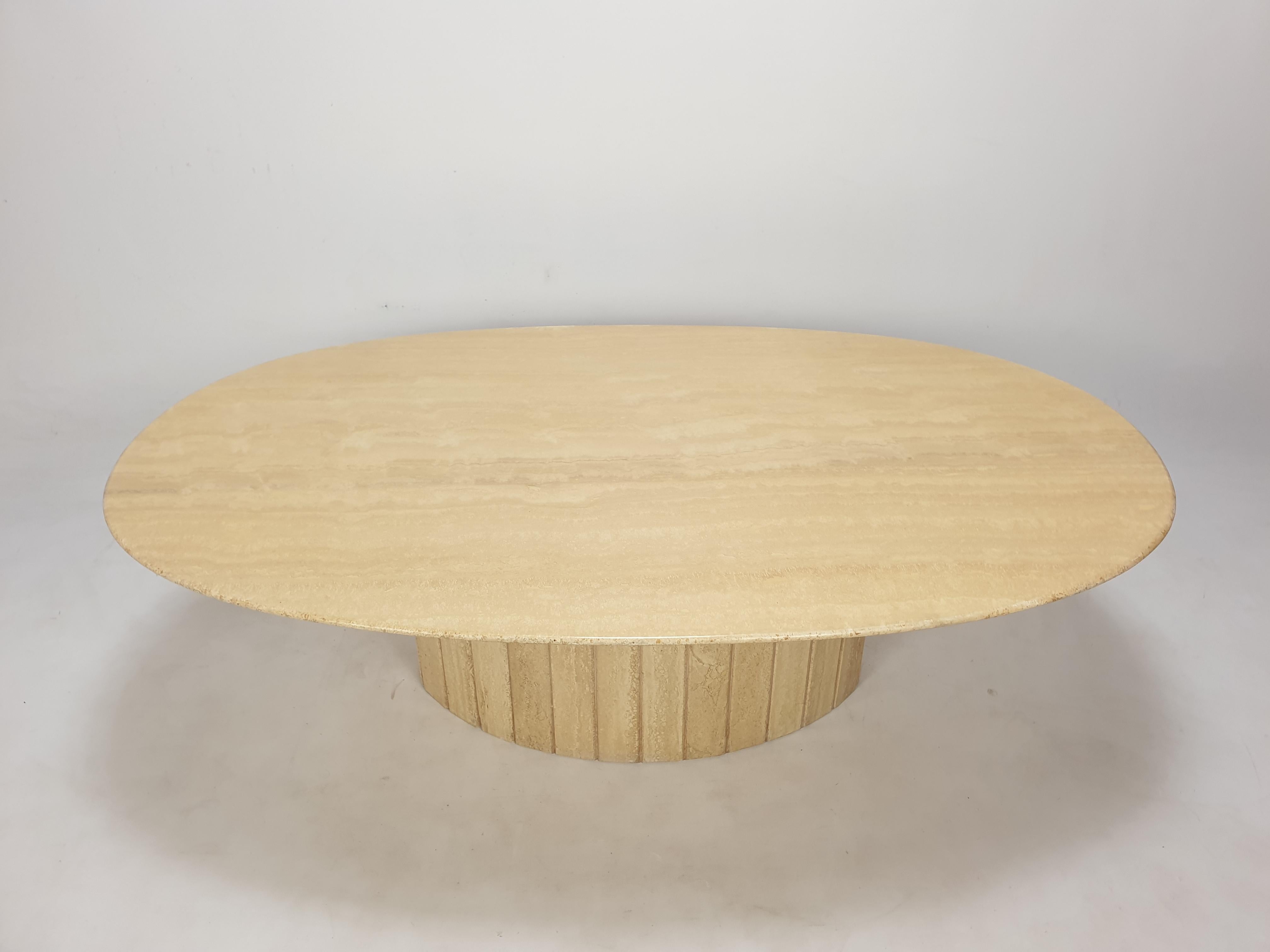 Mid-Century Italian Oval Travertine Coffee Table, 1980s In Good Condition In Oud Beijerland, NL