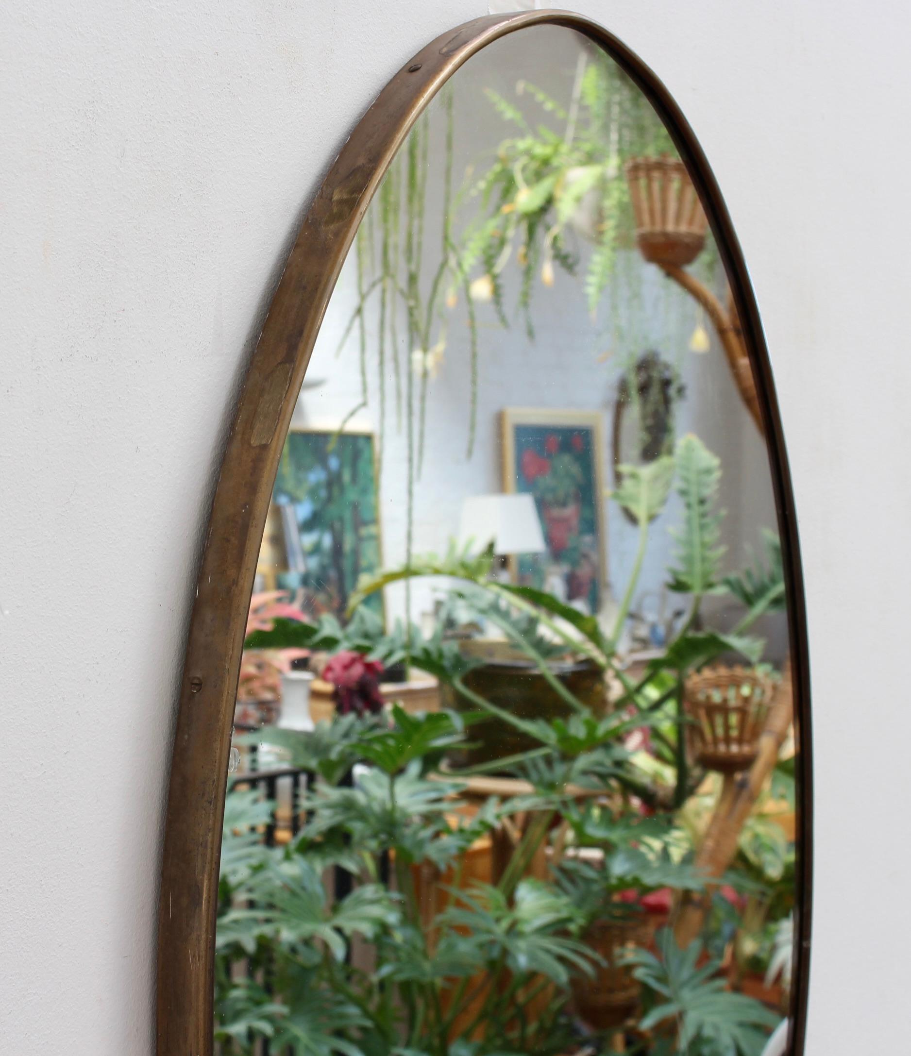 Mid-Century Italian Oval Wall Mirror with Brass Frame (circa 1950s) In Fair Condition In London, GB