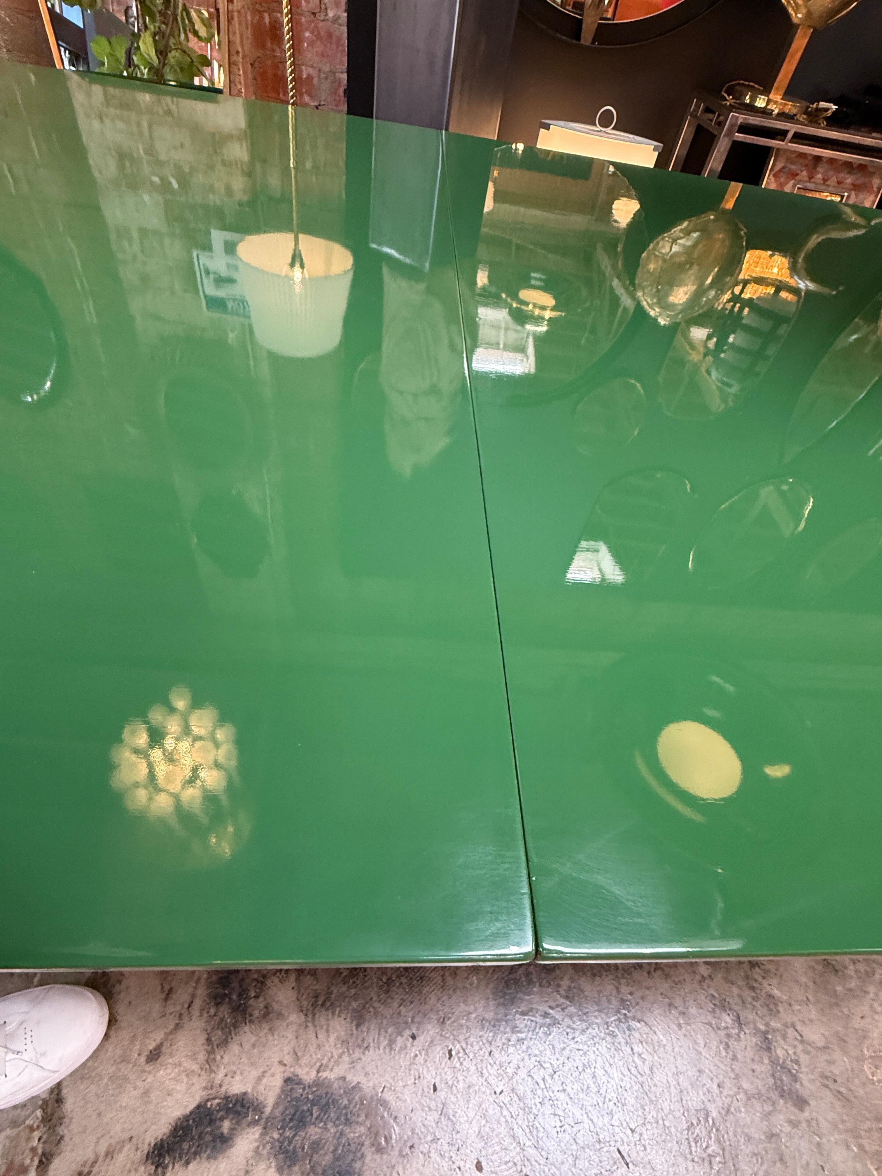 Mesa de comedor ovalada italiana de mediados de siglo 1980 en venta 3