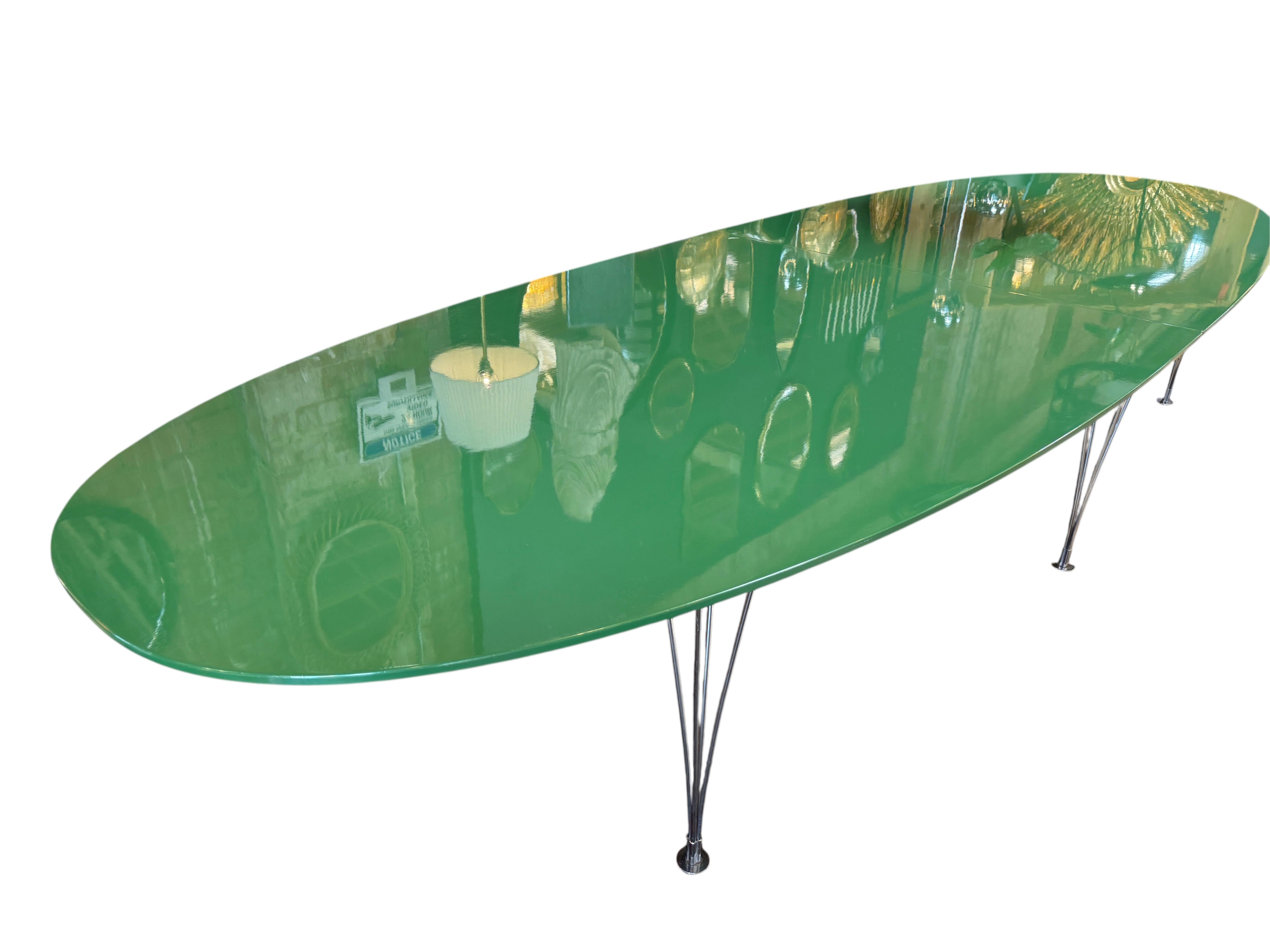 Mesa de comedor ovalada italiana de mediados de siglo 1980 en venta 8