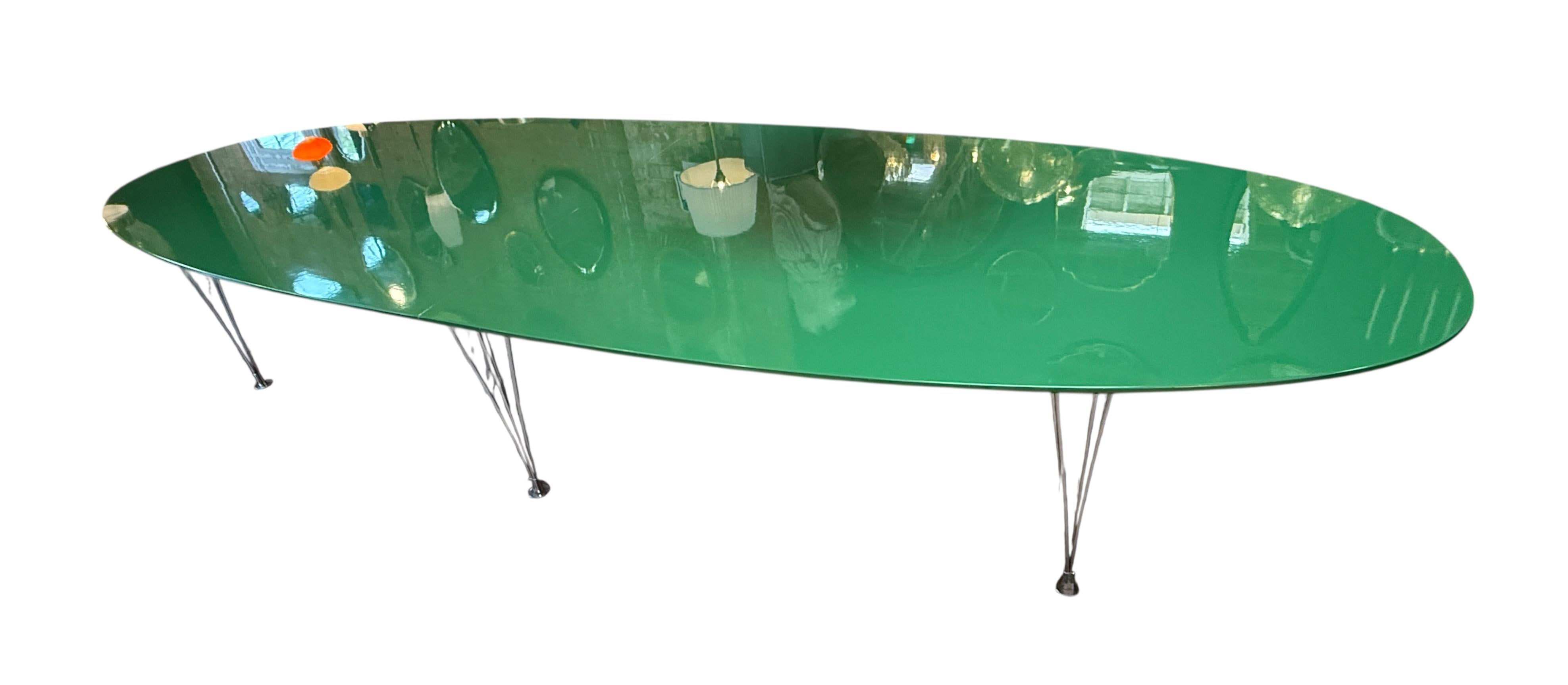 Mesa de comedor ovalada italiana de mediados de siglo 1980 en venta 10