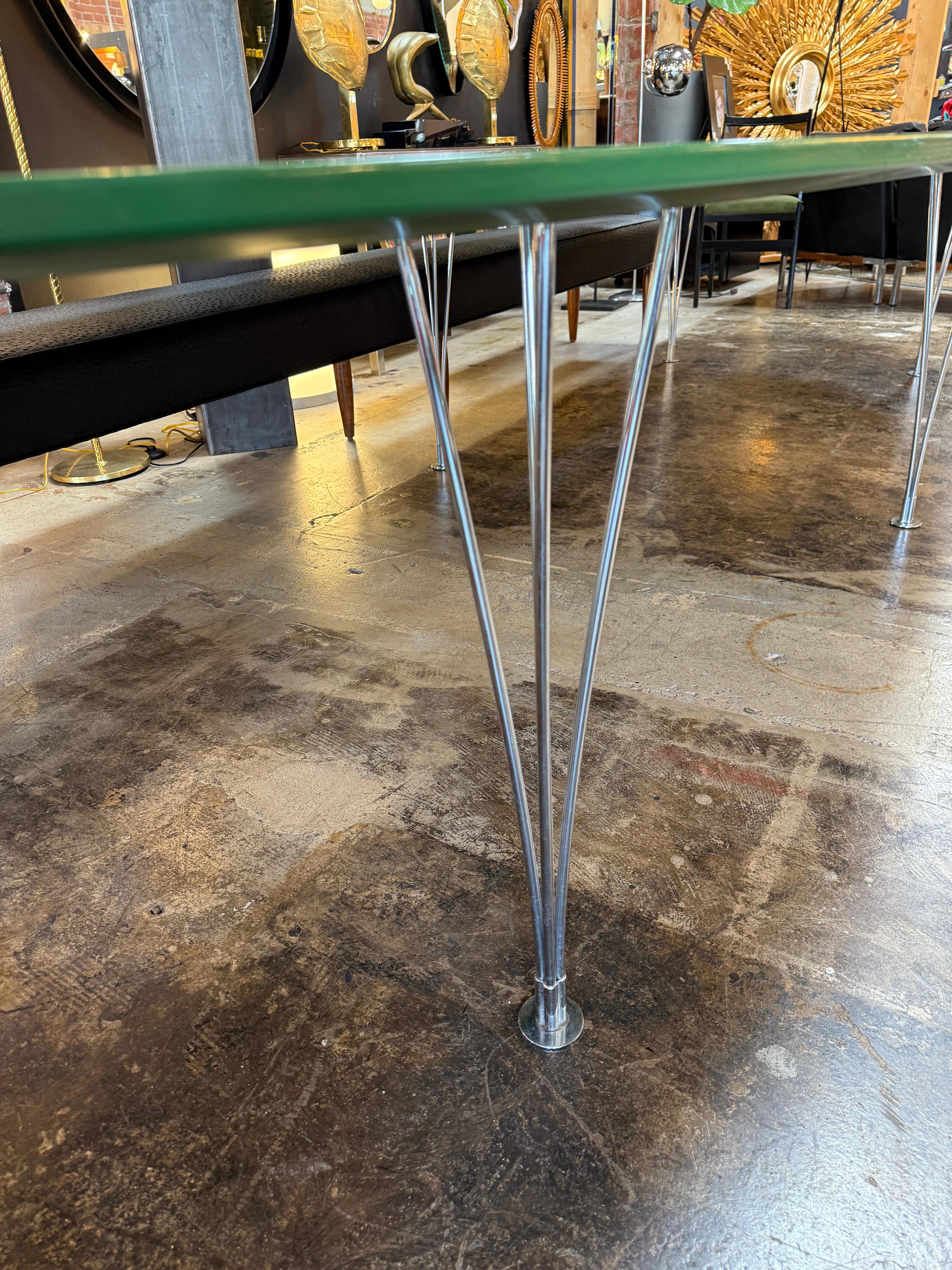 Mesa de comedor ovalada italiana de mediados de siglo 1980 en Bueno estado para la venta en Los Angeles, CA