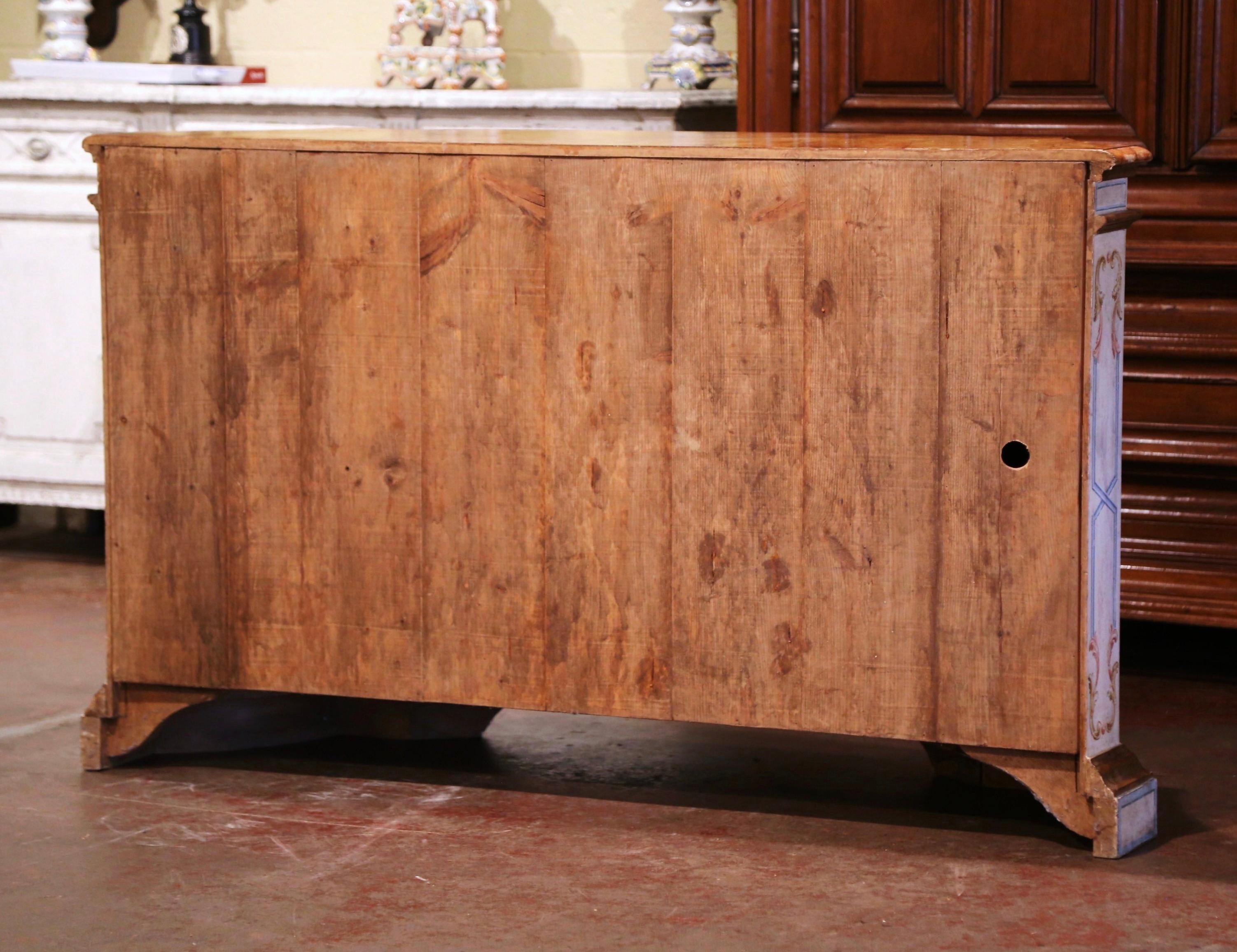 Mid-Century Italian Painted and Parcel Gilt Bombe Credenza Two-Door Buffet 6