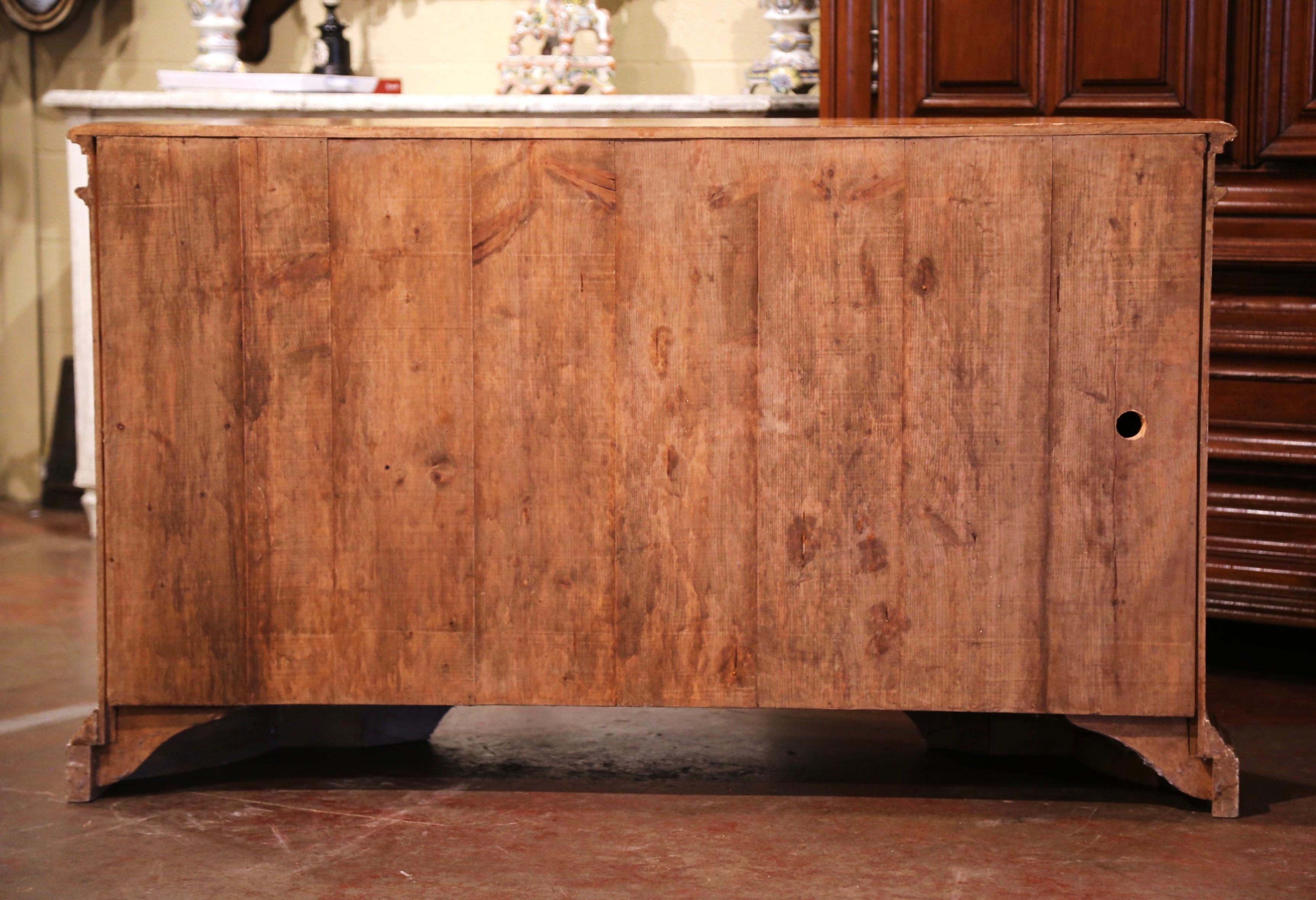Mid-Century Italian Painted and Parcel Gilt Bombe Credenza Two-Door Buffet 7