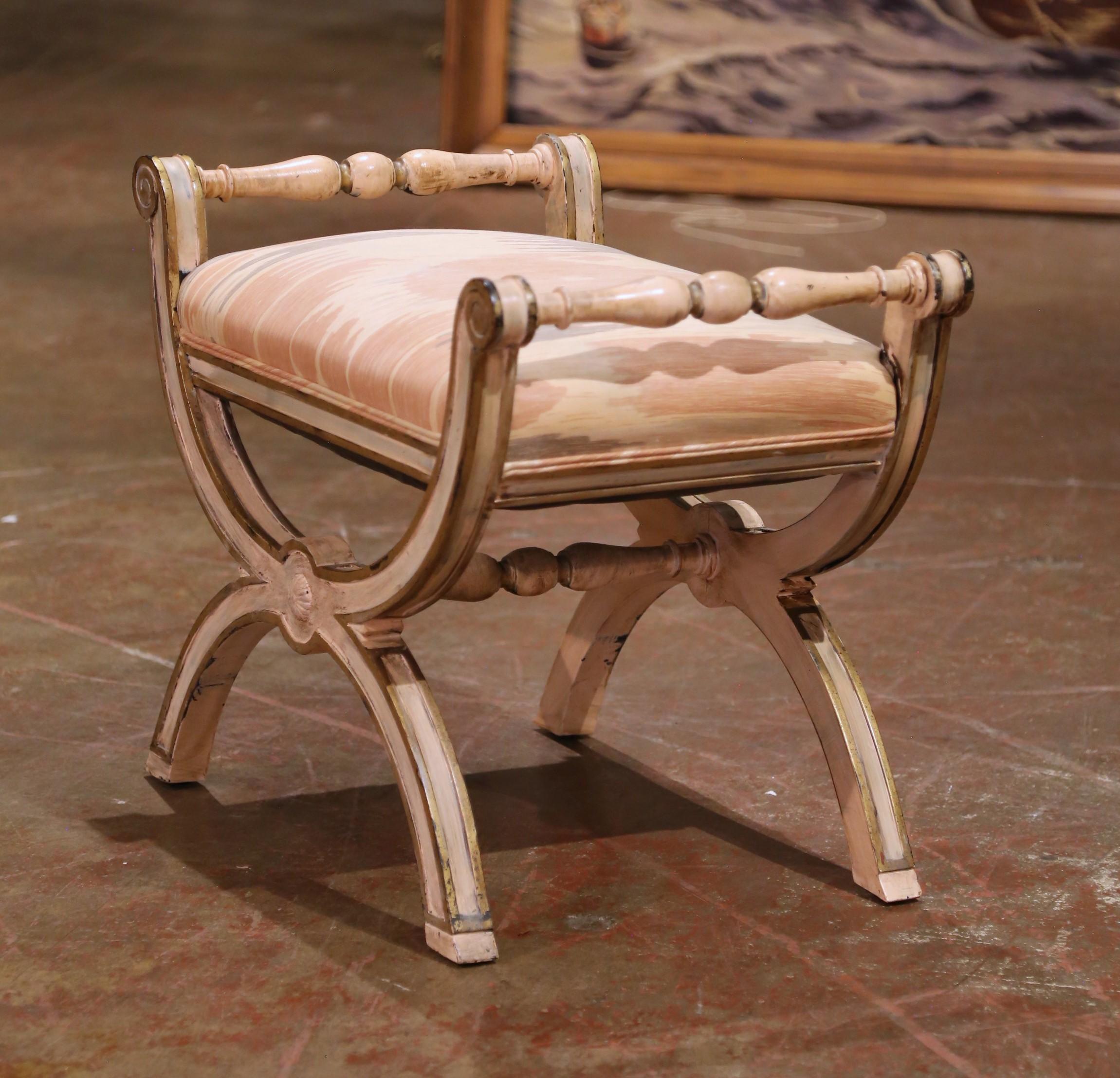 Fait main Tabouret Curule italien peint du milieu du siècle avec poignées tournées et base en X en vente