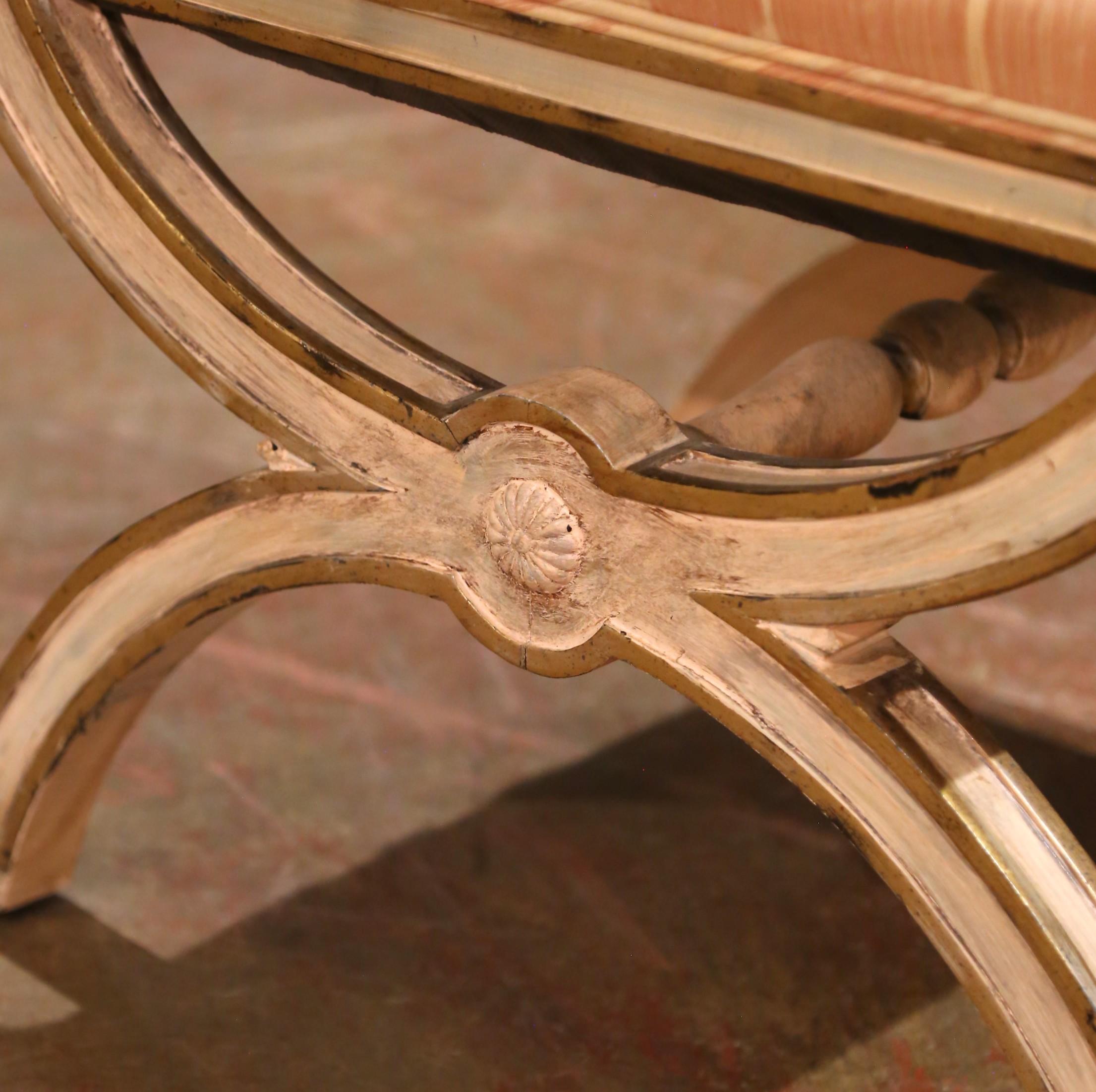 Tabouret Curule italien peint du milieu du siècle avec poignées tournées et base en X en vente 1