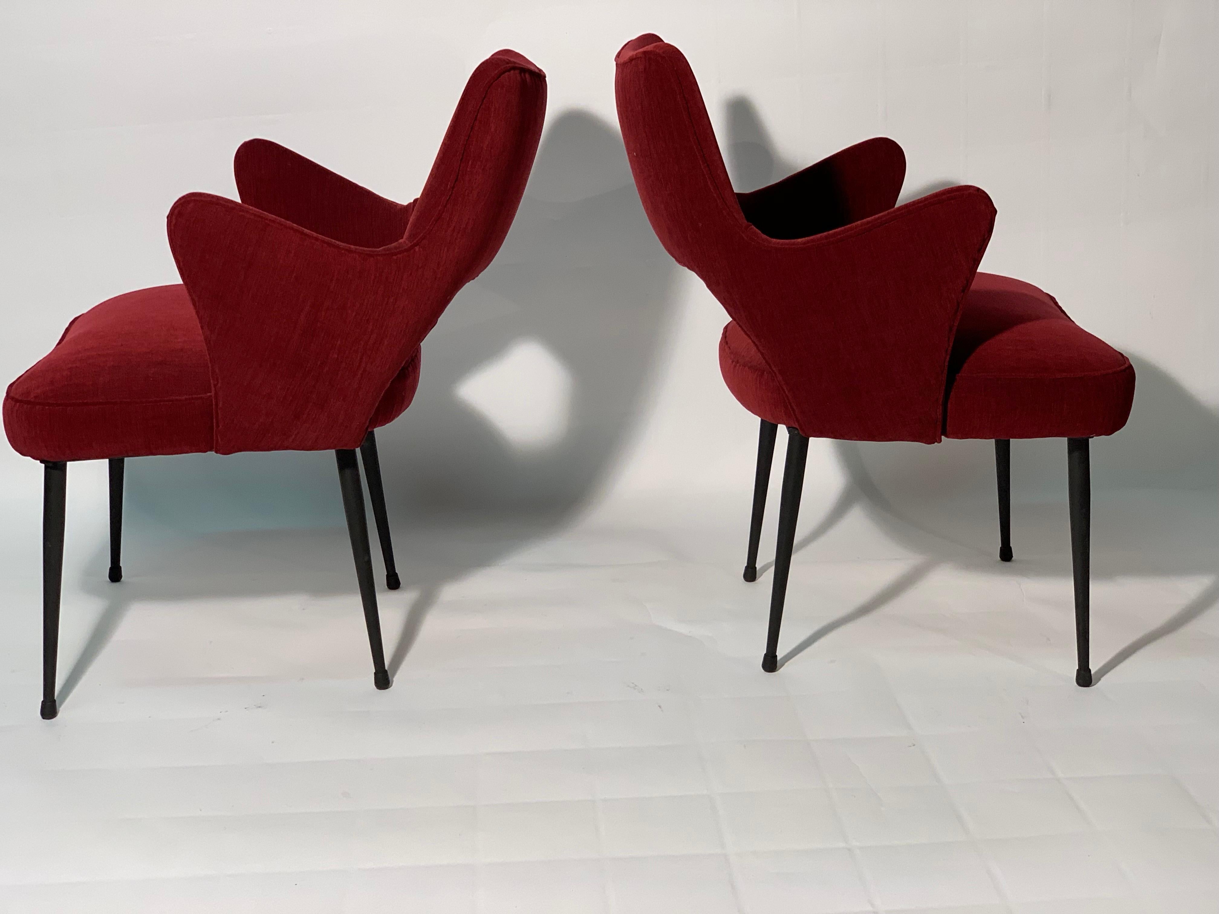 Mid Century Italian Pair of Armchairs Red Fabric Black Laquered Metal Leggs 1950 In Good Condition In Firenze, Toscana