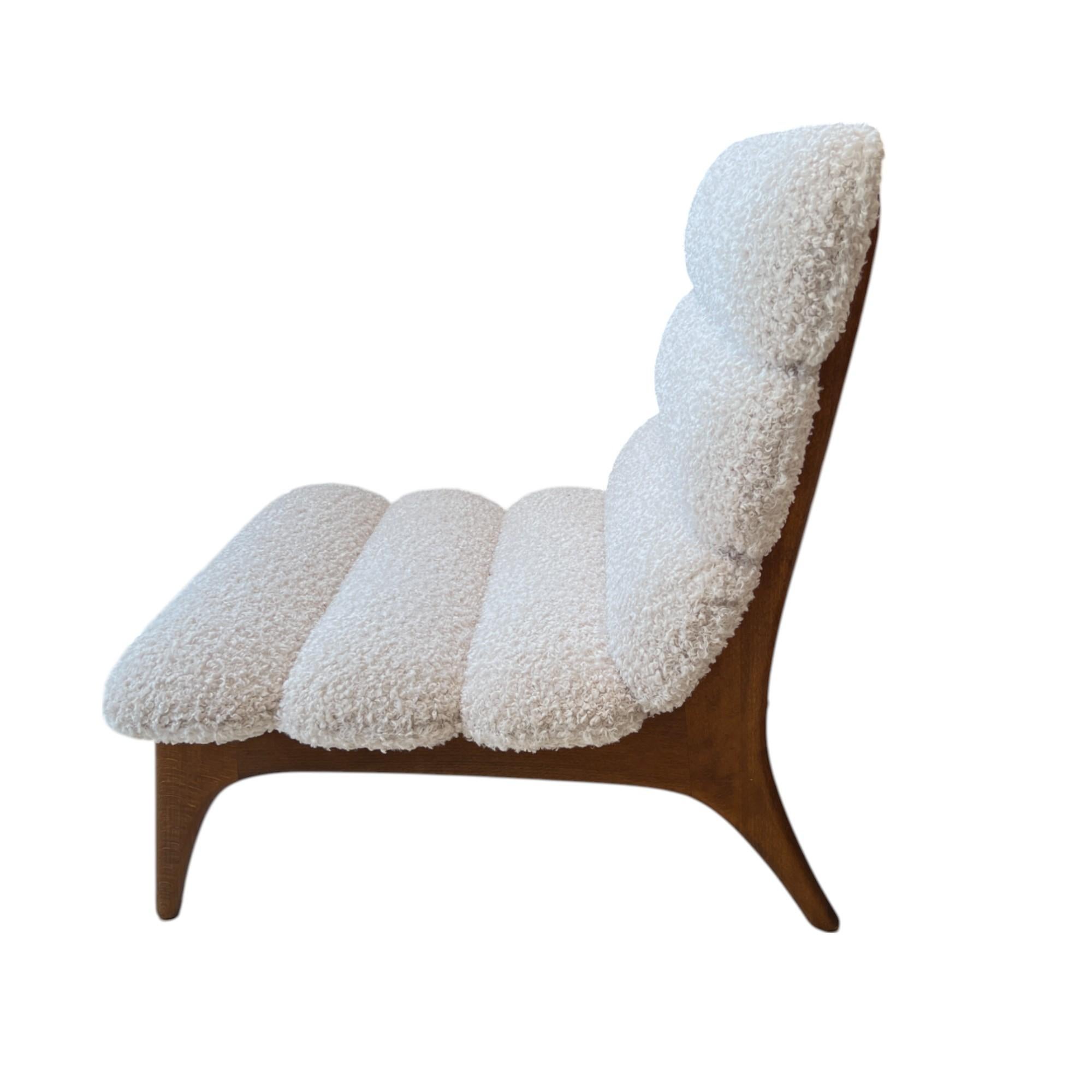Pareja de Sillas Italianas de Mitad de Siglo de Fresno con Boucle siglo XX en venta