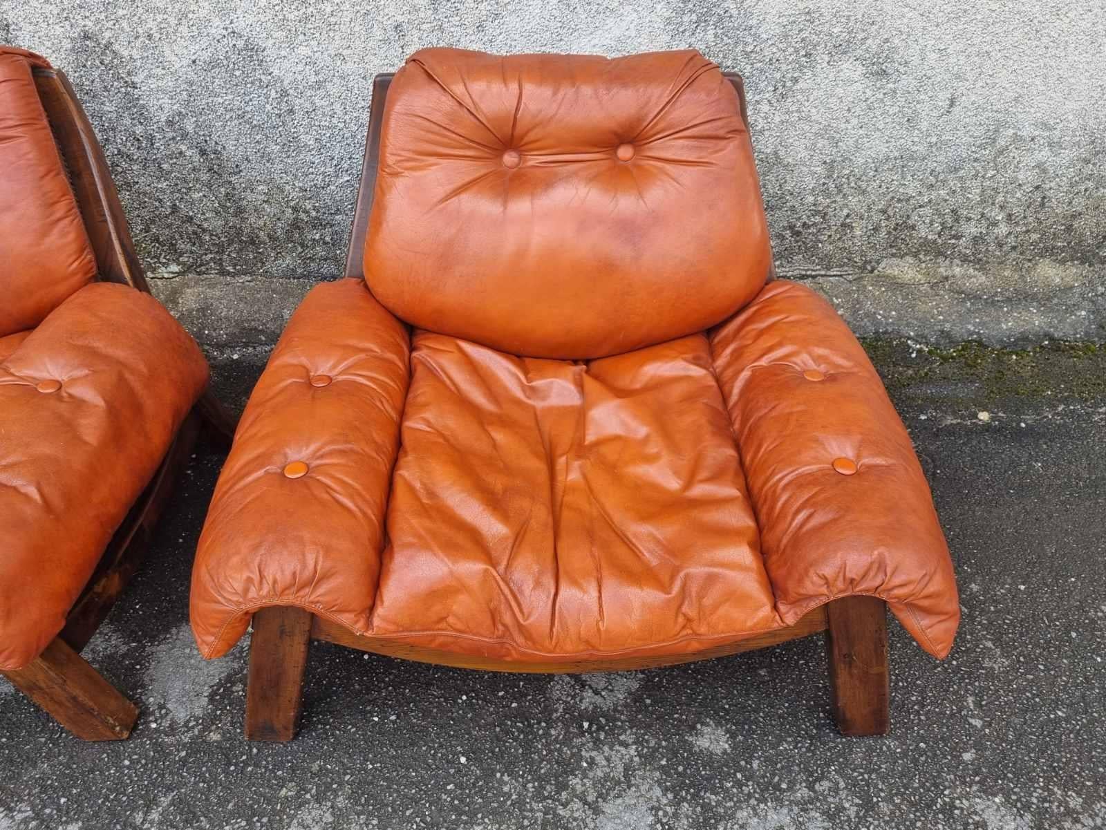 Mid Century Italian Pair of Lounge Chairs, Wood and Leather, Italy 60s For Sale 5