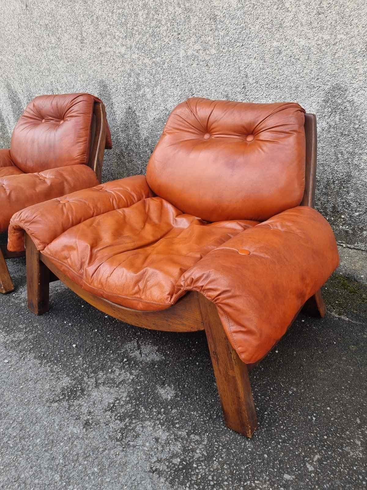 Mid Century Italian Pair of Lounge Chairs, Wood and Leather, Italy 60s For Sale 7