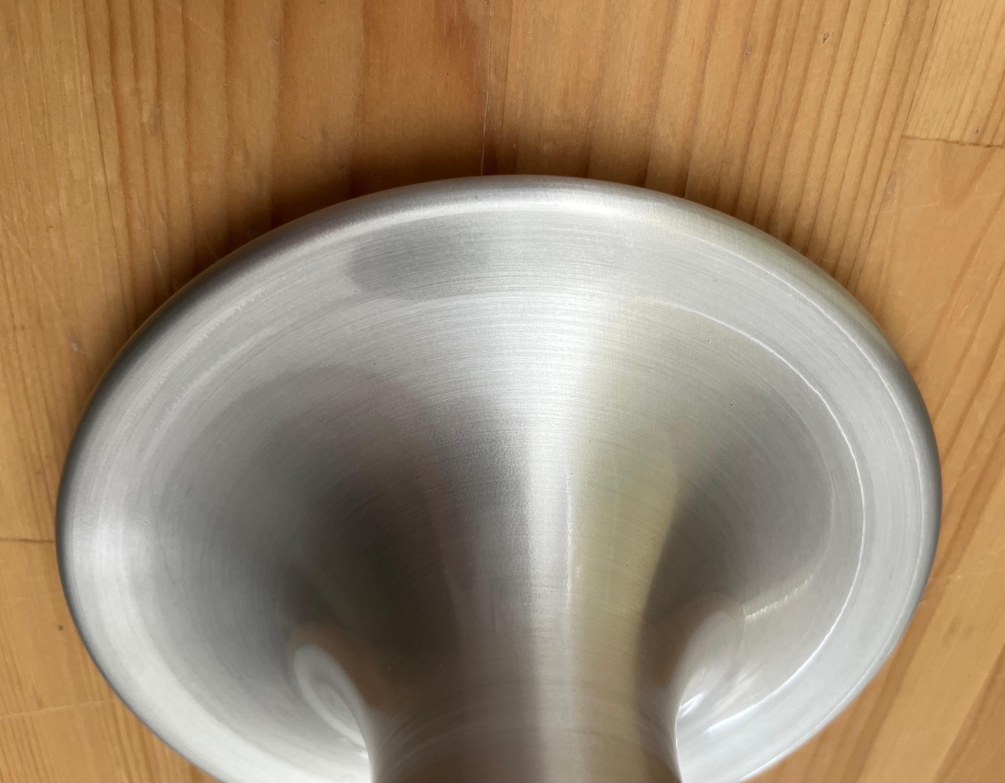 Italienisches Paar bündiger Metallhalterungen aus der Jahrhundertmitte von Targetti Sankey, 1970er Jahre (Moderne der Mitte des Jahrhunderts) im Angebot