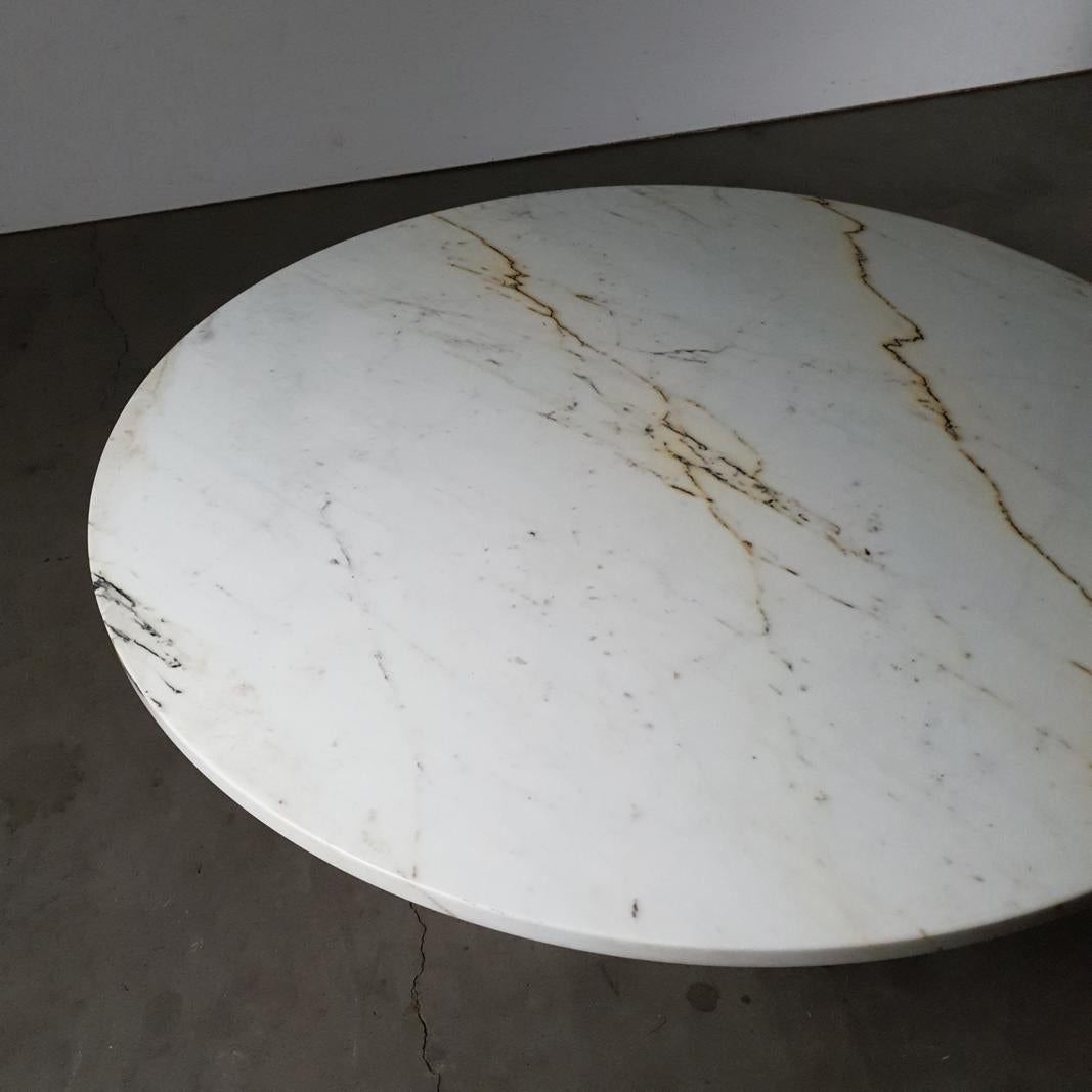 Mid-Century Italian Paonazzo Marble Dining Table, 1970's In Good Condition For Sale In Oud Beijerland, NL