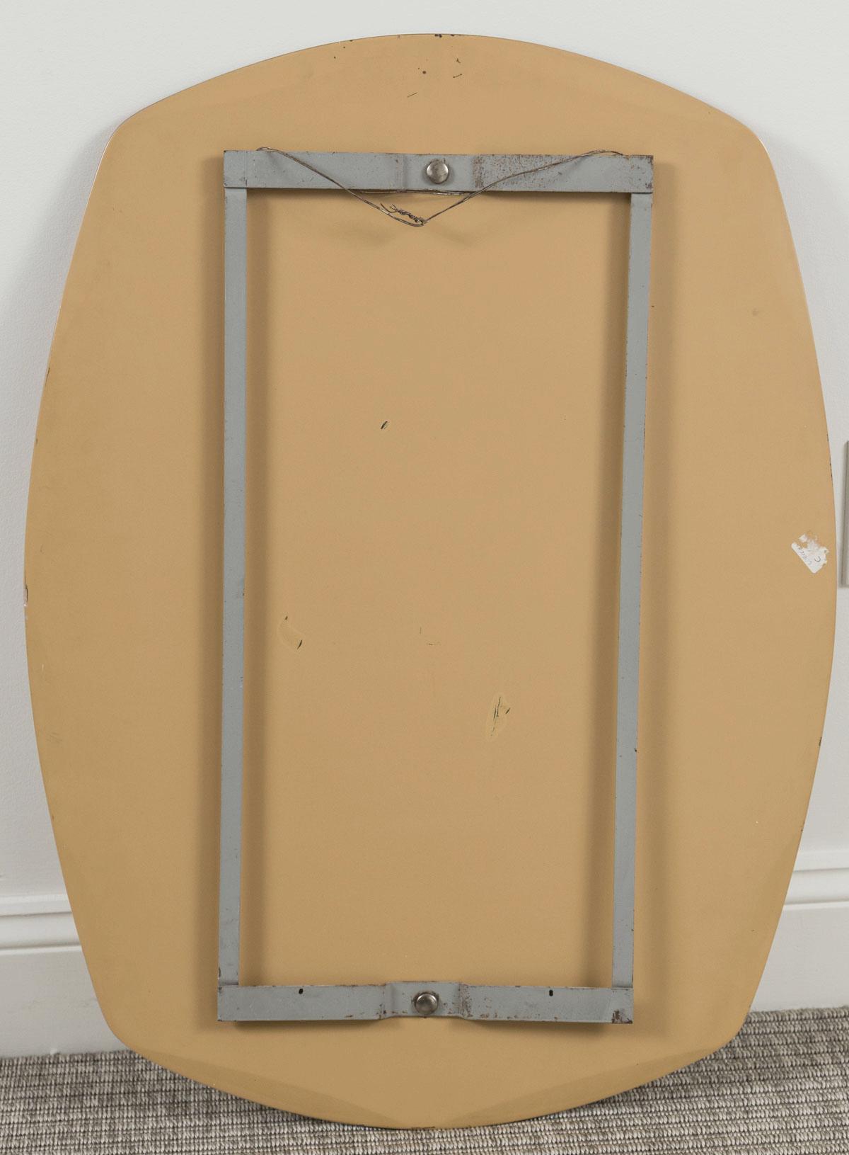 Mid Century Italienisch Pfirsich Cristal Arte Wandspiegel (20. Jahrhundert) im Angebot