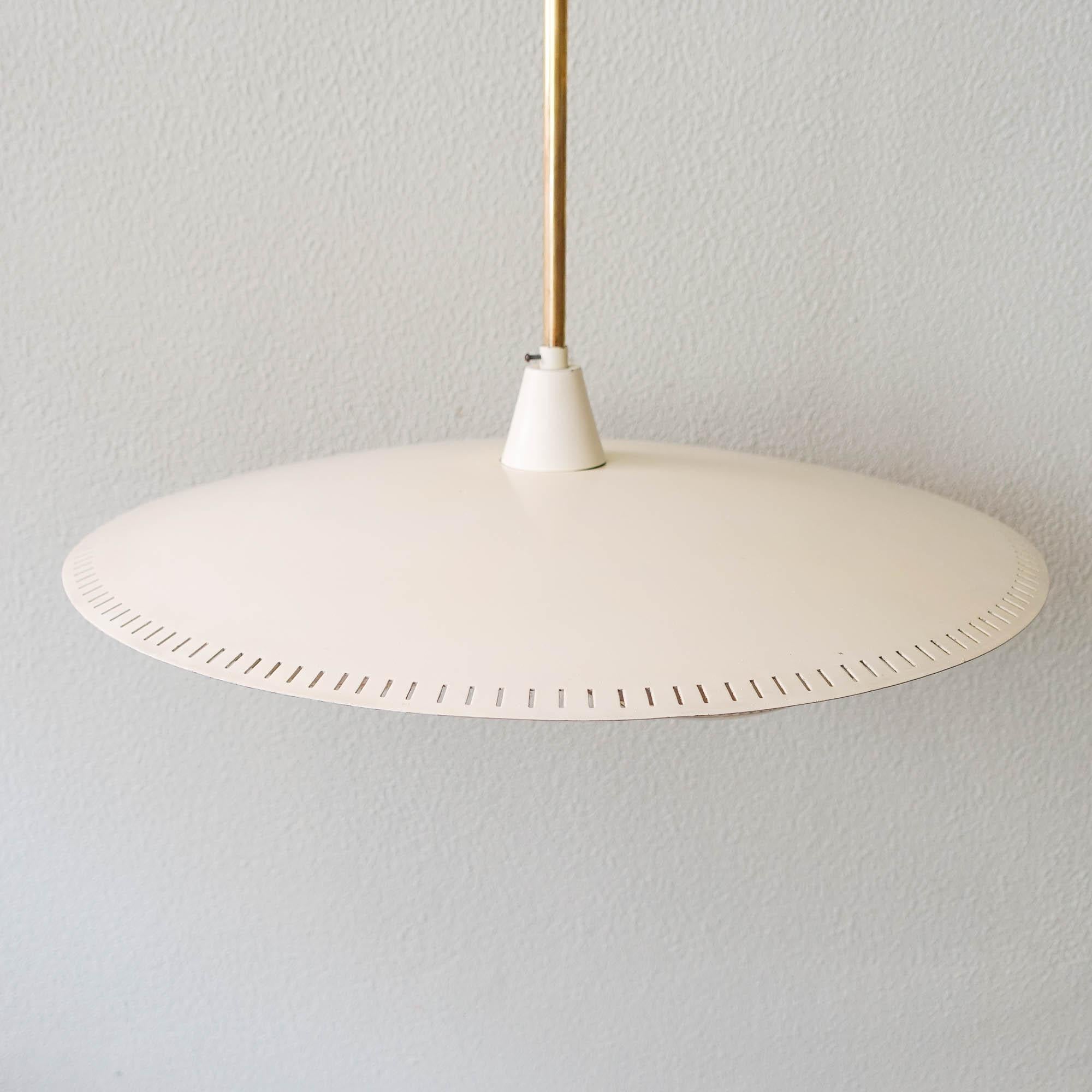 Mid-Century Italian Pendant Lamp, in the style of Gino Sarfatti for Arteluce In Good Condition In Lisboa, PT
