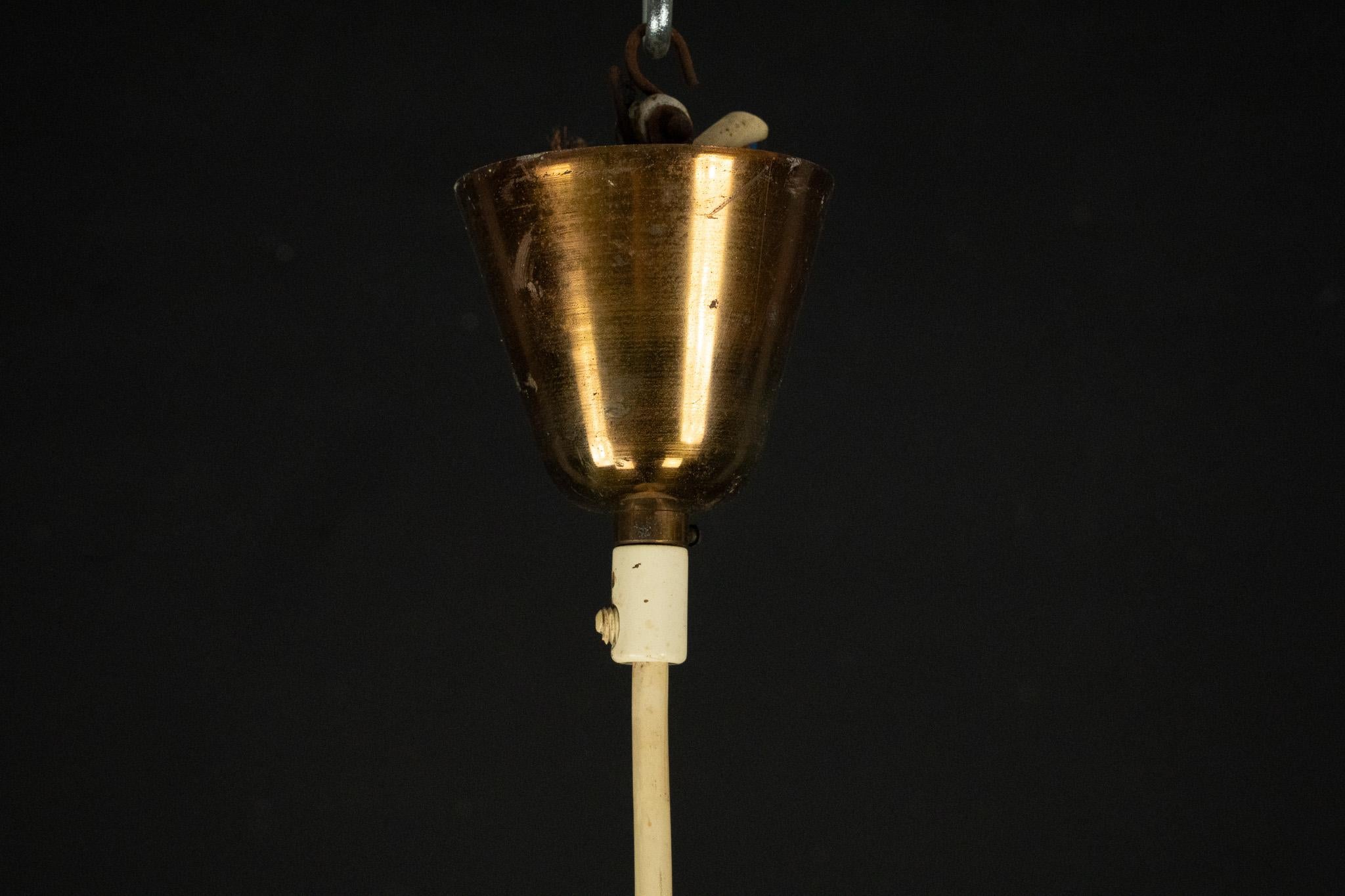 Mid-Century Italian pendant light in the style of Arredoluce Monza. Italy 1950s For Sale 6