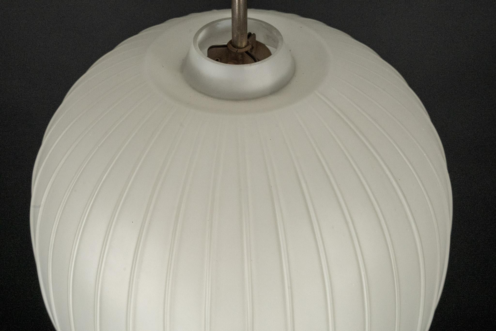 Mid-Century Italian pendant light in the style of Arredoluce Monza. Italy 1950s For Sale 7