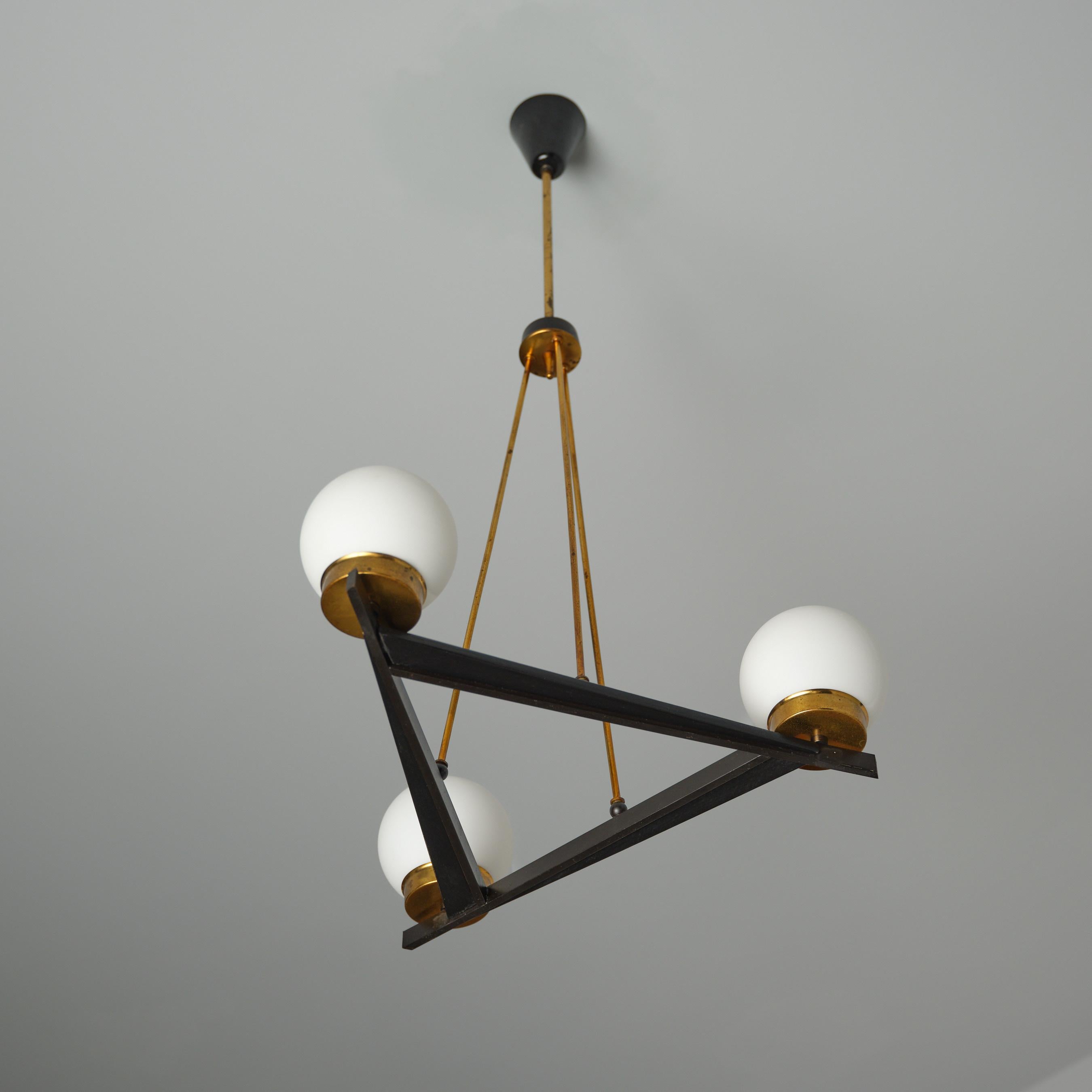 Mid-Century Italian Pendant with Brass and Opaline Glass Globes For Sale 4