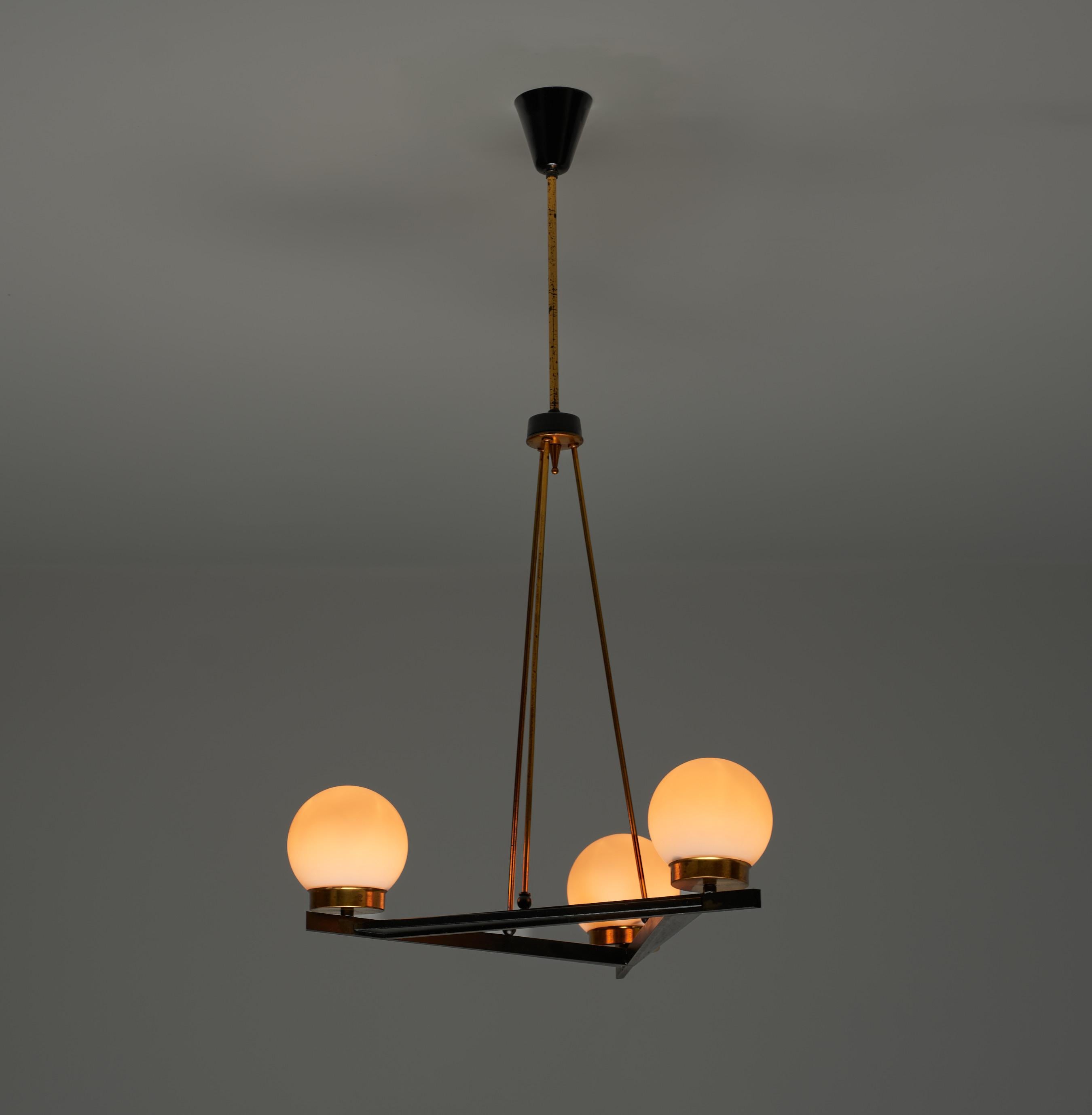 Mid-Century Italian Pendant with Brass and Opaline Glass Globes For Sale 1