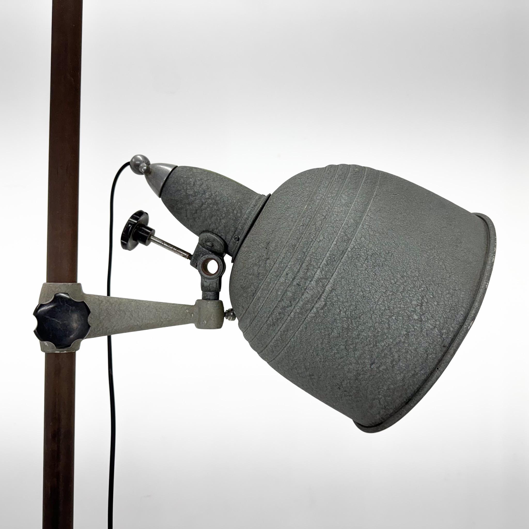 Mid-Century Italian Photo Film Studio Floor Spot Light Lamp For Sale 4