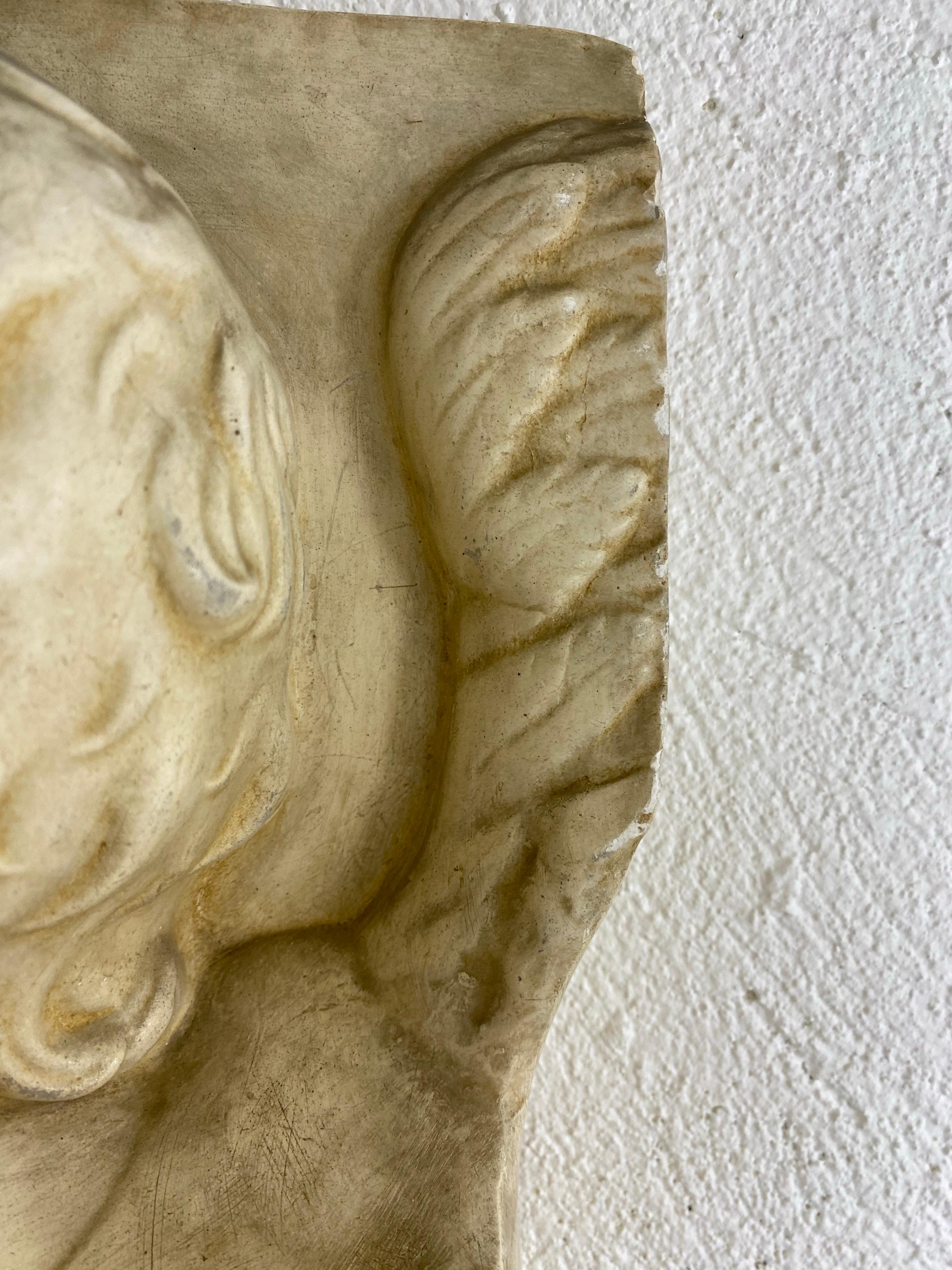Gesso italiano della metà del secolo scorso raffigurante un giovane angelo. in vendita 6