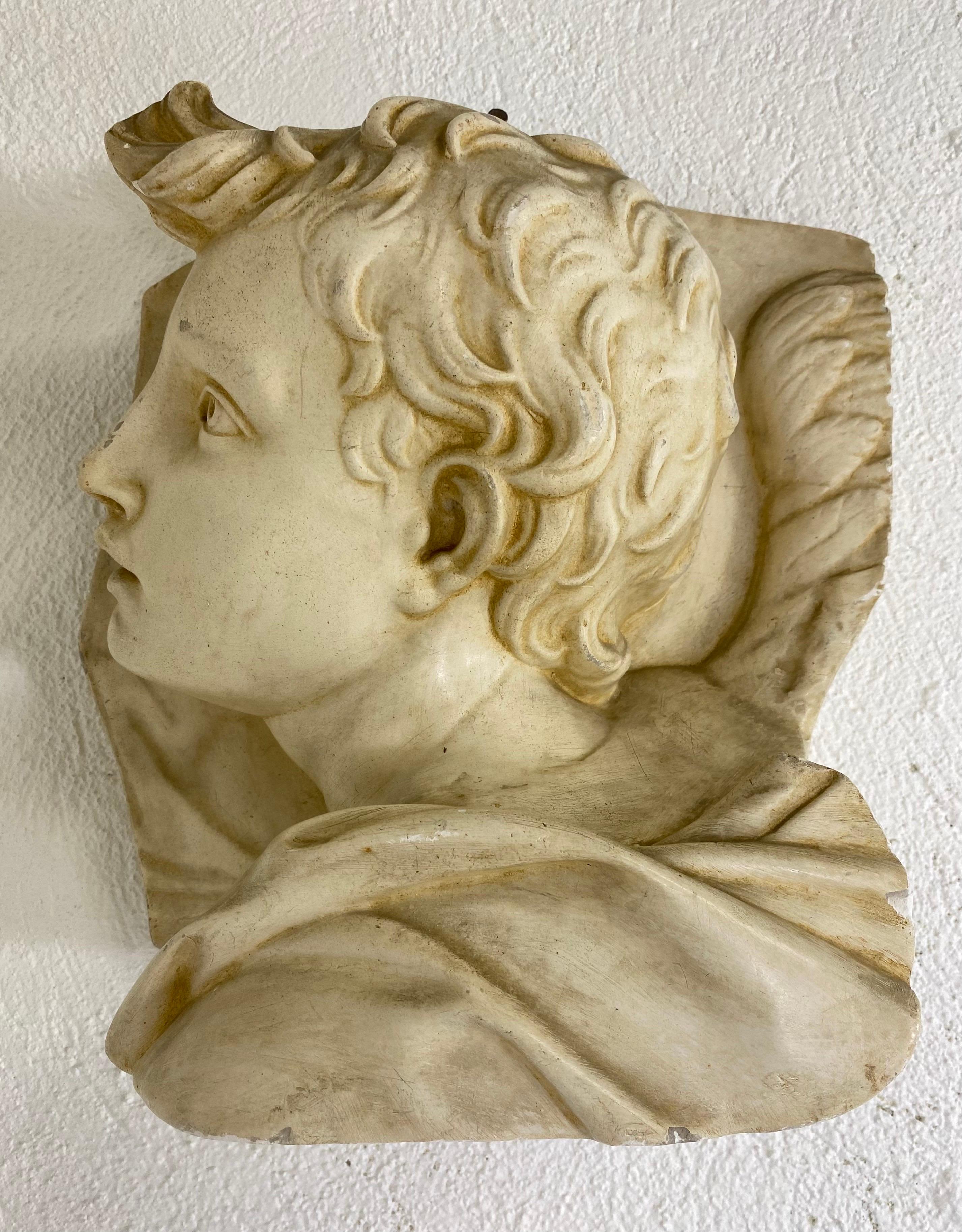 Gesso italiano della metà del secolo scorso raffigurante un giovane angelo. in vendita 7