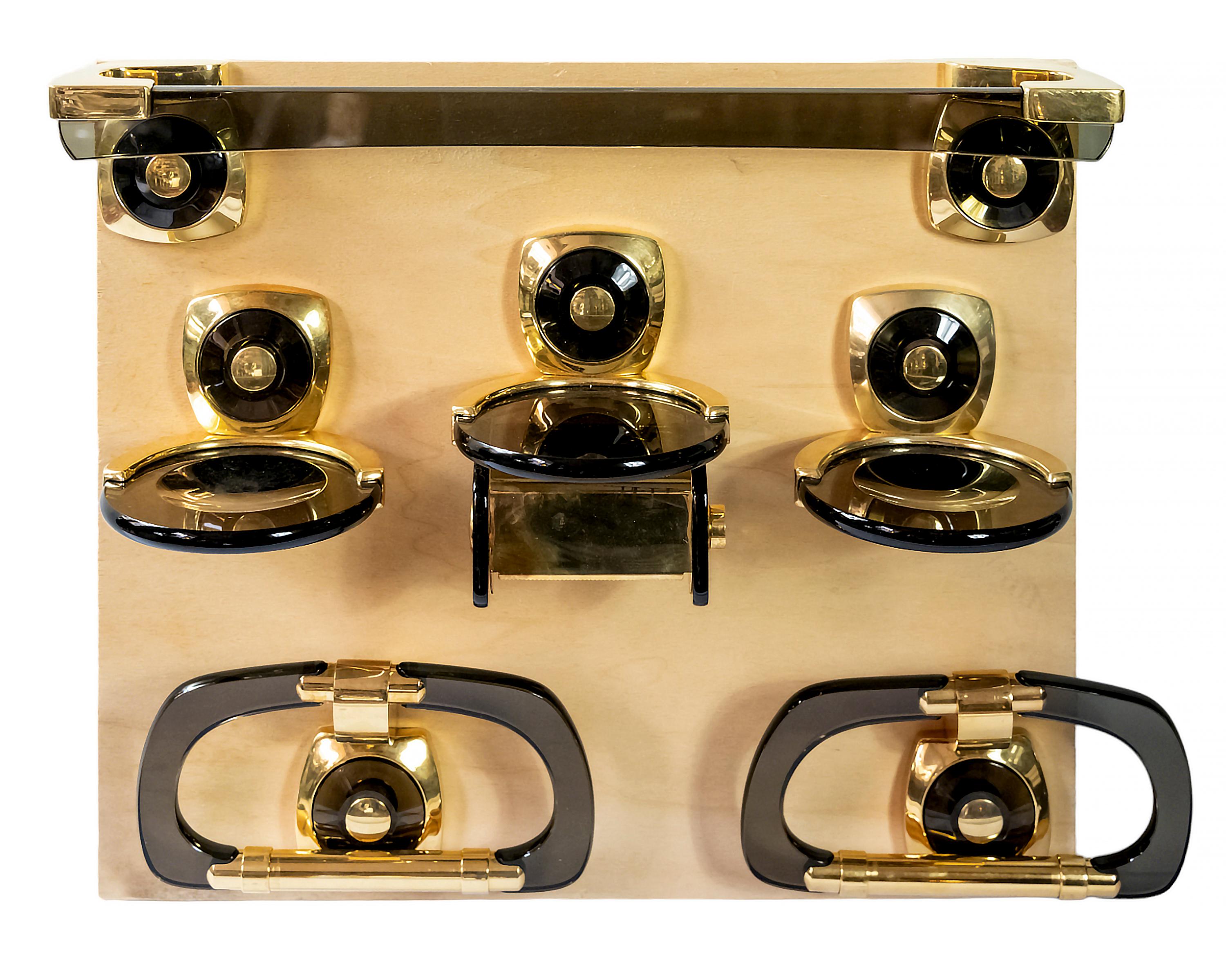 accessoires salle de bain dore