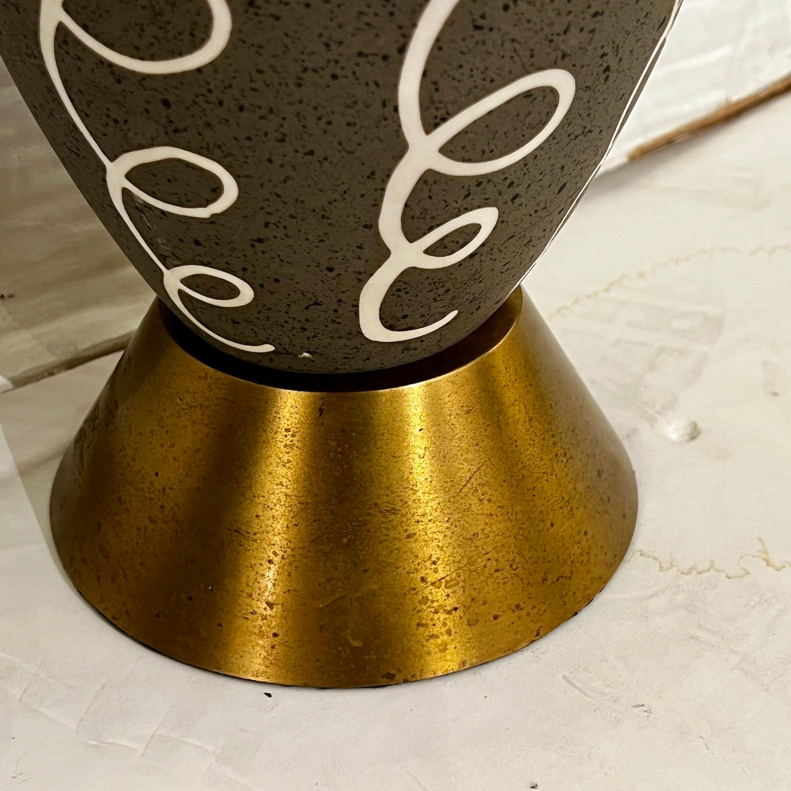 Mid-Century Italian Porcelain Lamp For Sale 1